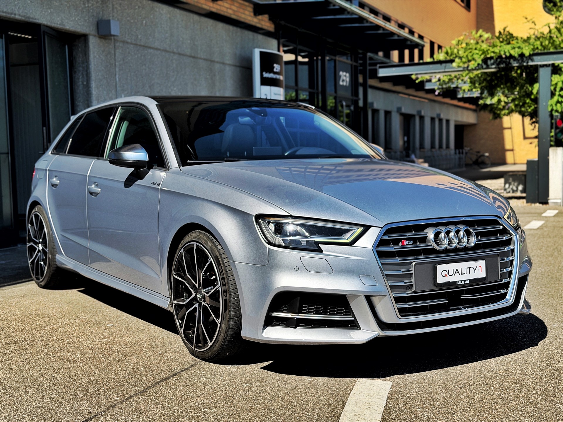 AUDI S3 Sportback 2.0 TFSI quattro S-tronic-showroom-element-3