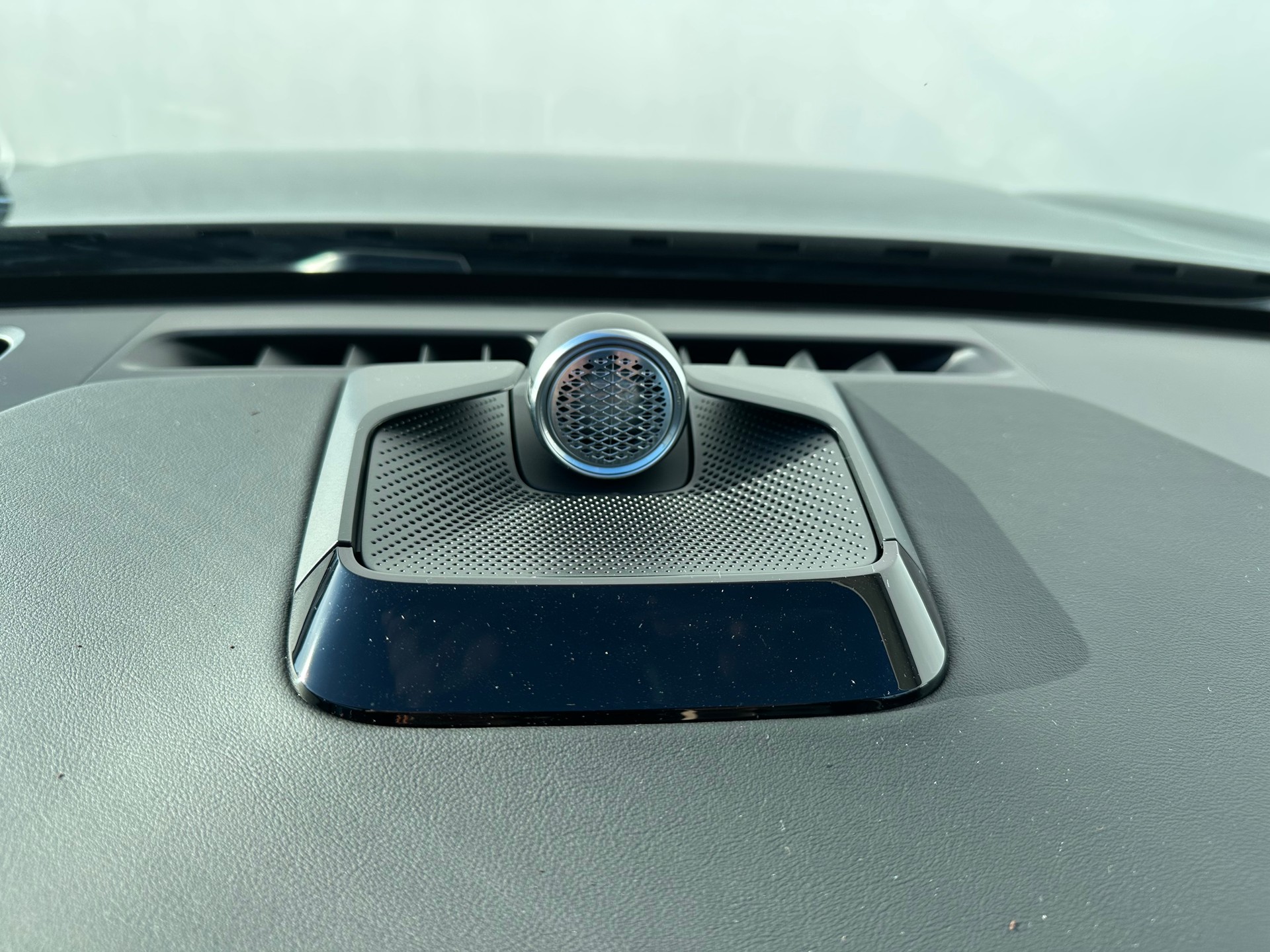 VOLVO ES90 Ultra-image-11