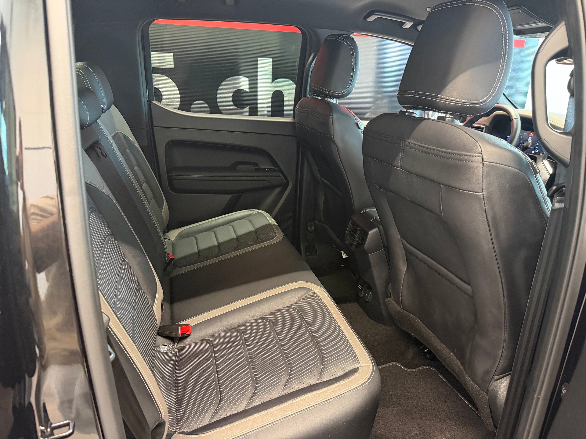 VW Amarok 3.0TDI Aventura Winter 1-image-29