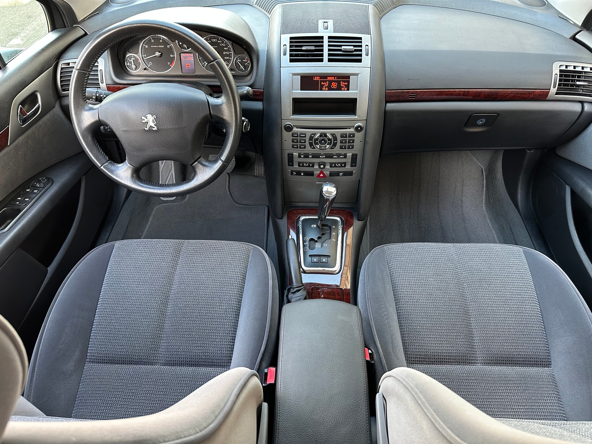 PEUGEOT 407 2.0 ST Executive-image-8