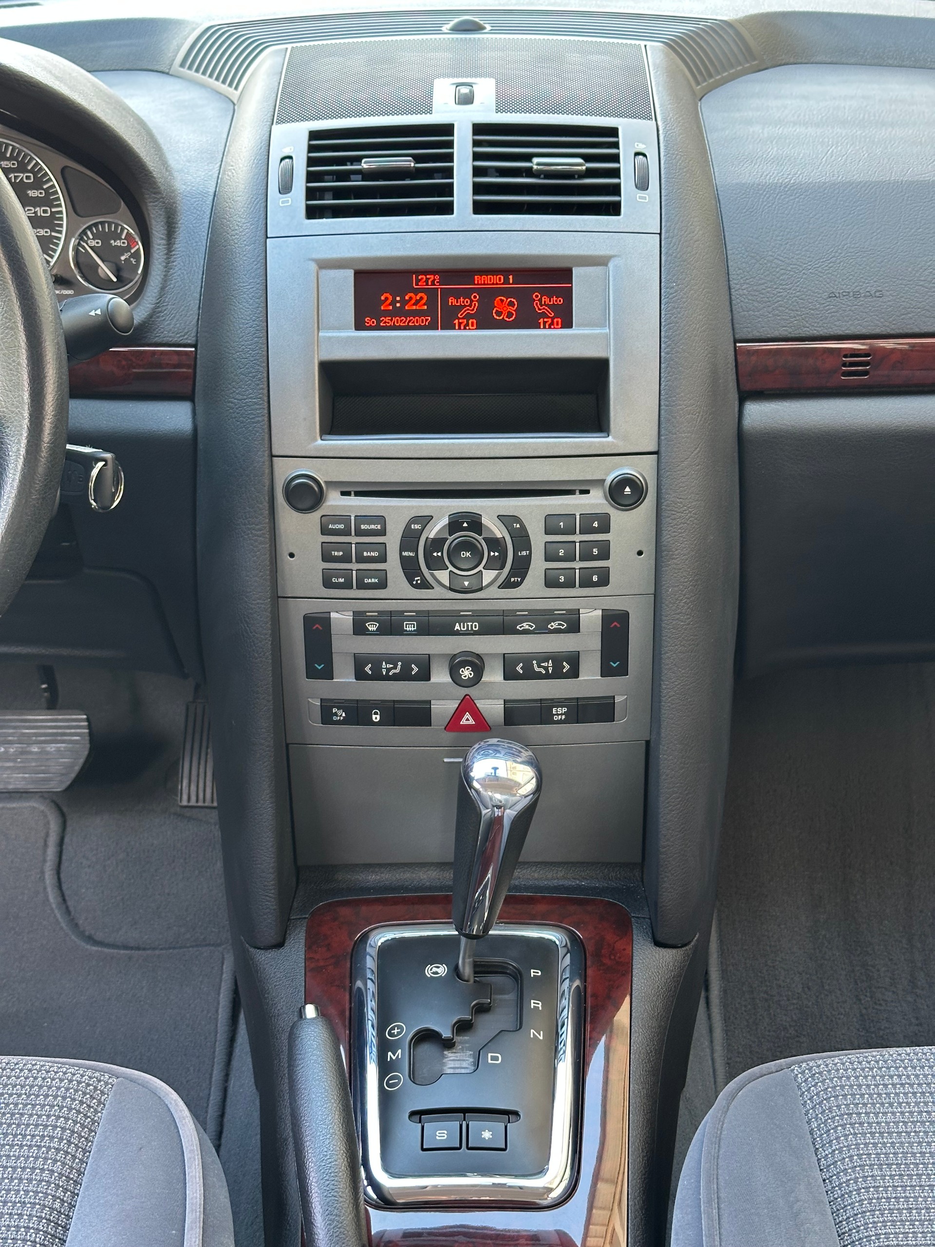PEUGEOT 407 2.0 ST Executive-image-19