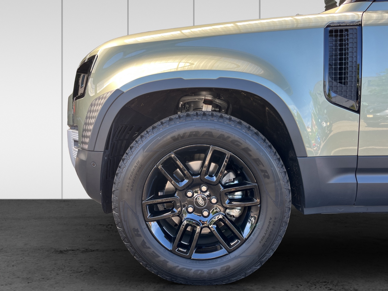 LAND ROVER Defender 110 3.0 D I6 250 S AWD AT8-image-13