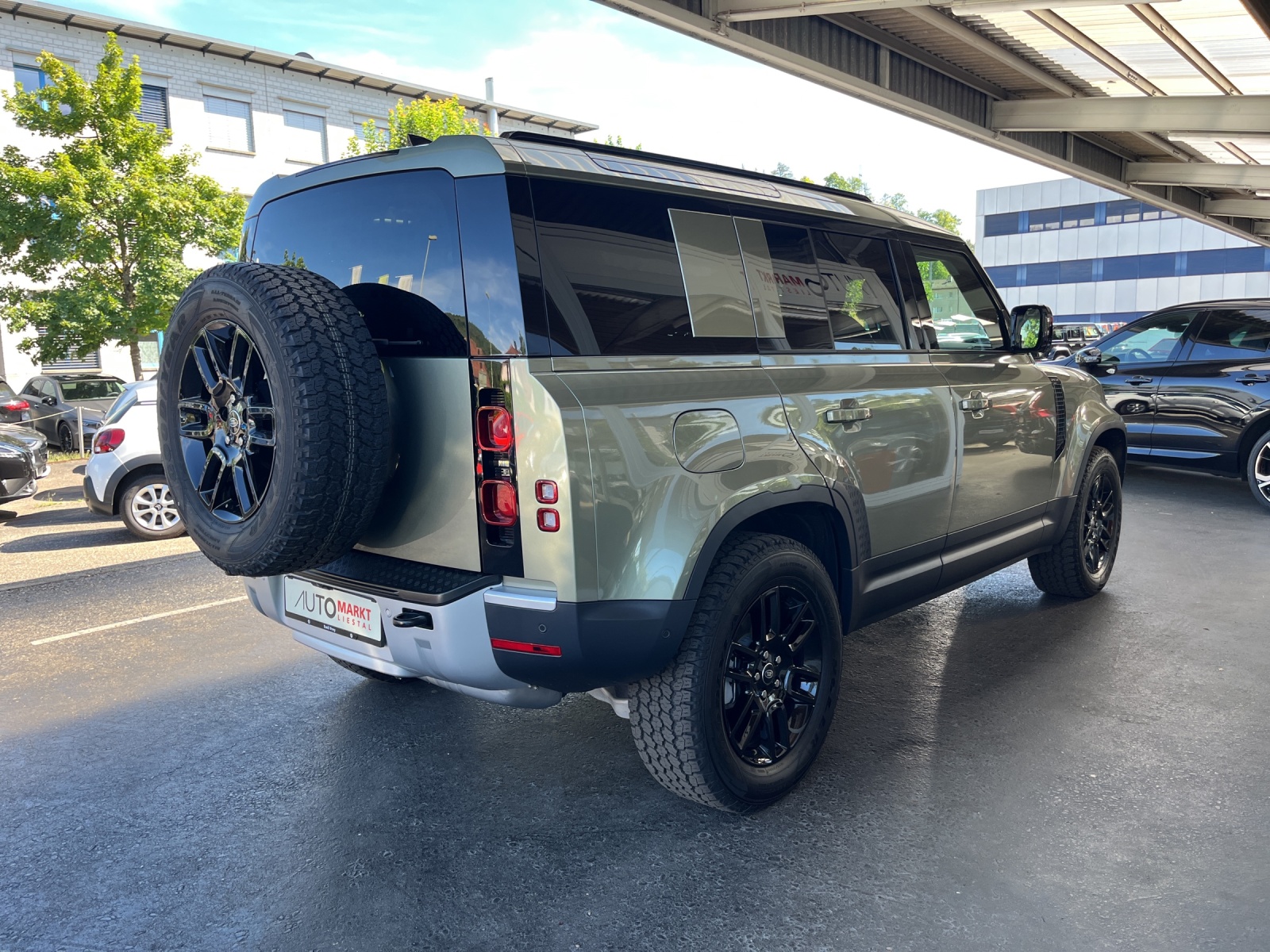 LAND ROVER Defender 110 3.0 D I6 250 S AWD AT8-image-4