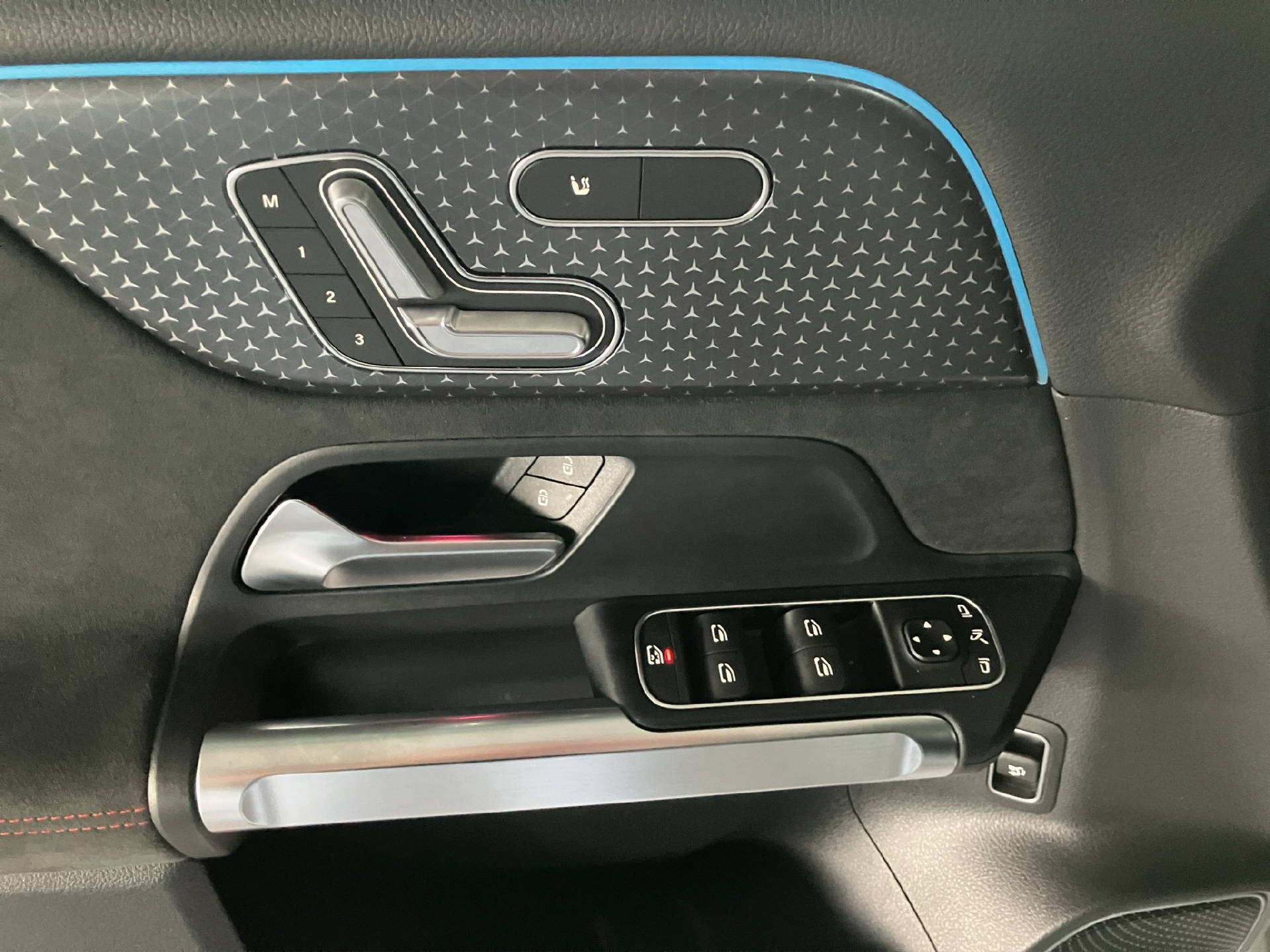 MERCEDES-BENZ EQB 350 Excellence AMG Line 4MATIC-image-13