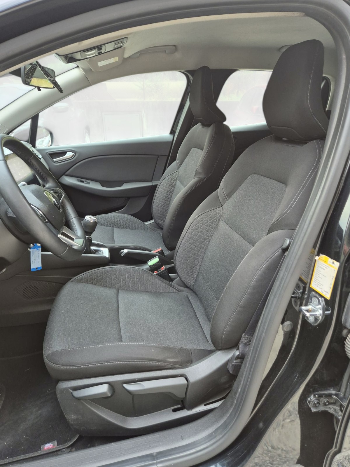 RENAULT Clio 1.0 Intens-image-10
