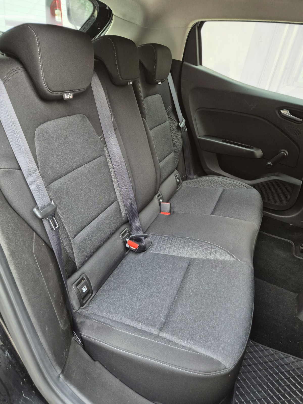 RENAULT Clio 1.0 Intens-image-13