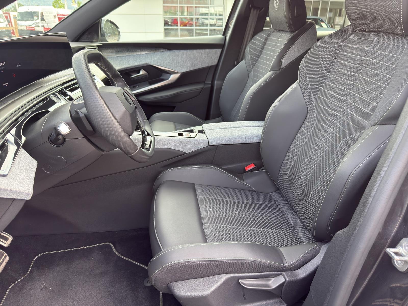 PEUGEOT 3008 e-GT-image-4