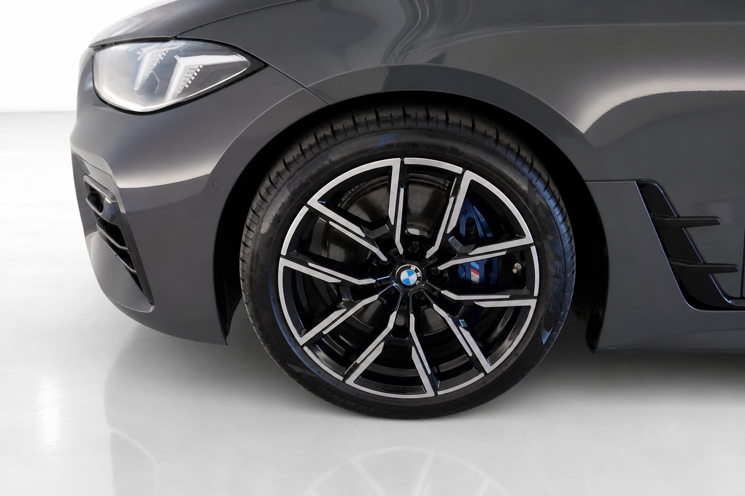 BMW M440i xDrive 48V Gran Coupé M Sport PRO Steptronic Individual-showroom-element-1