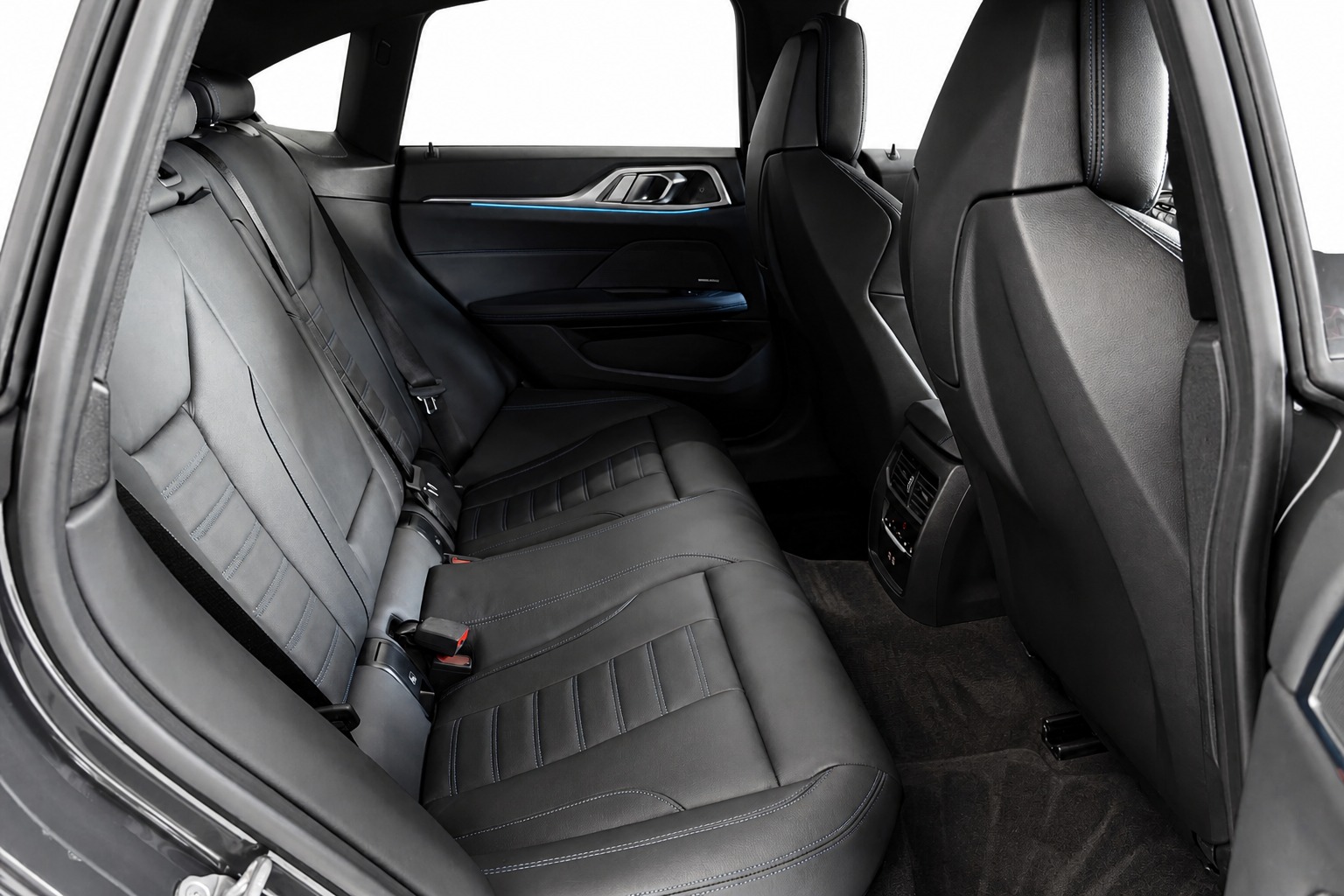 BMW M440i xDrive 48V Gran Coupé M-Performance Steptronic Individual-image-22