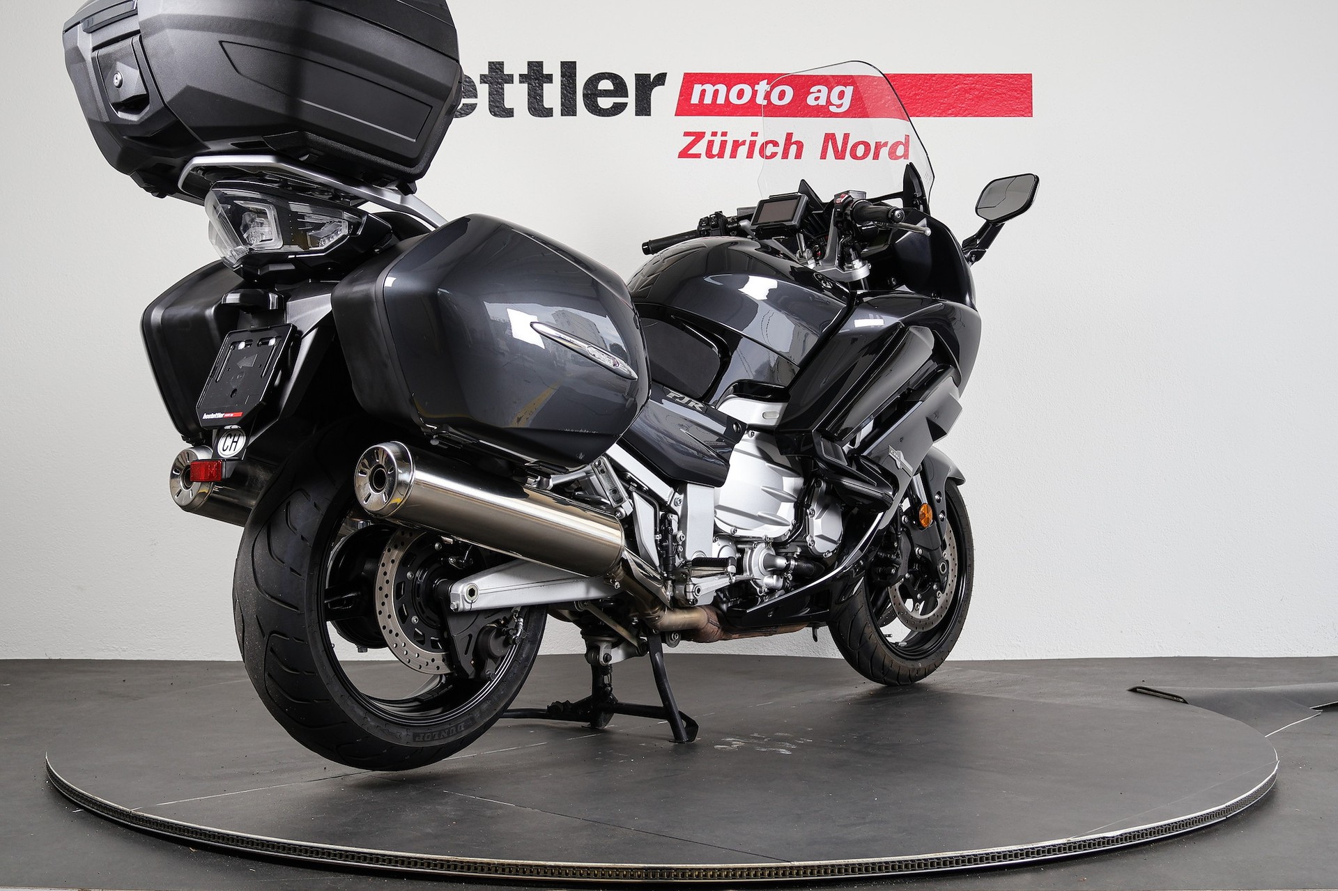 YAMAHA FJR 1300 mit Koffer-showroom-element-2