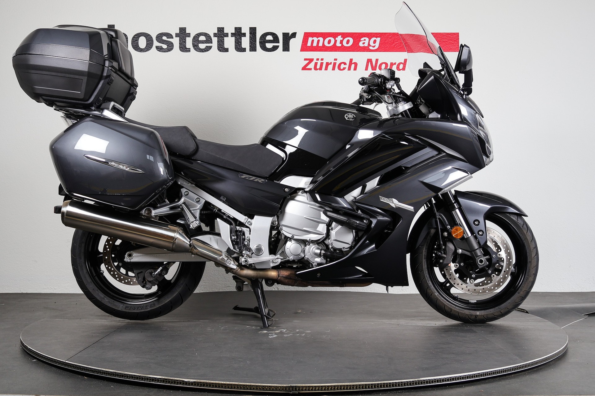 YAMAHA FJR 1300 mit Koffer-showroom-element-1