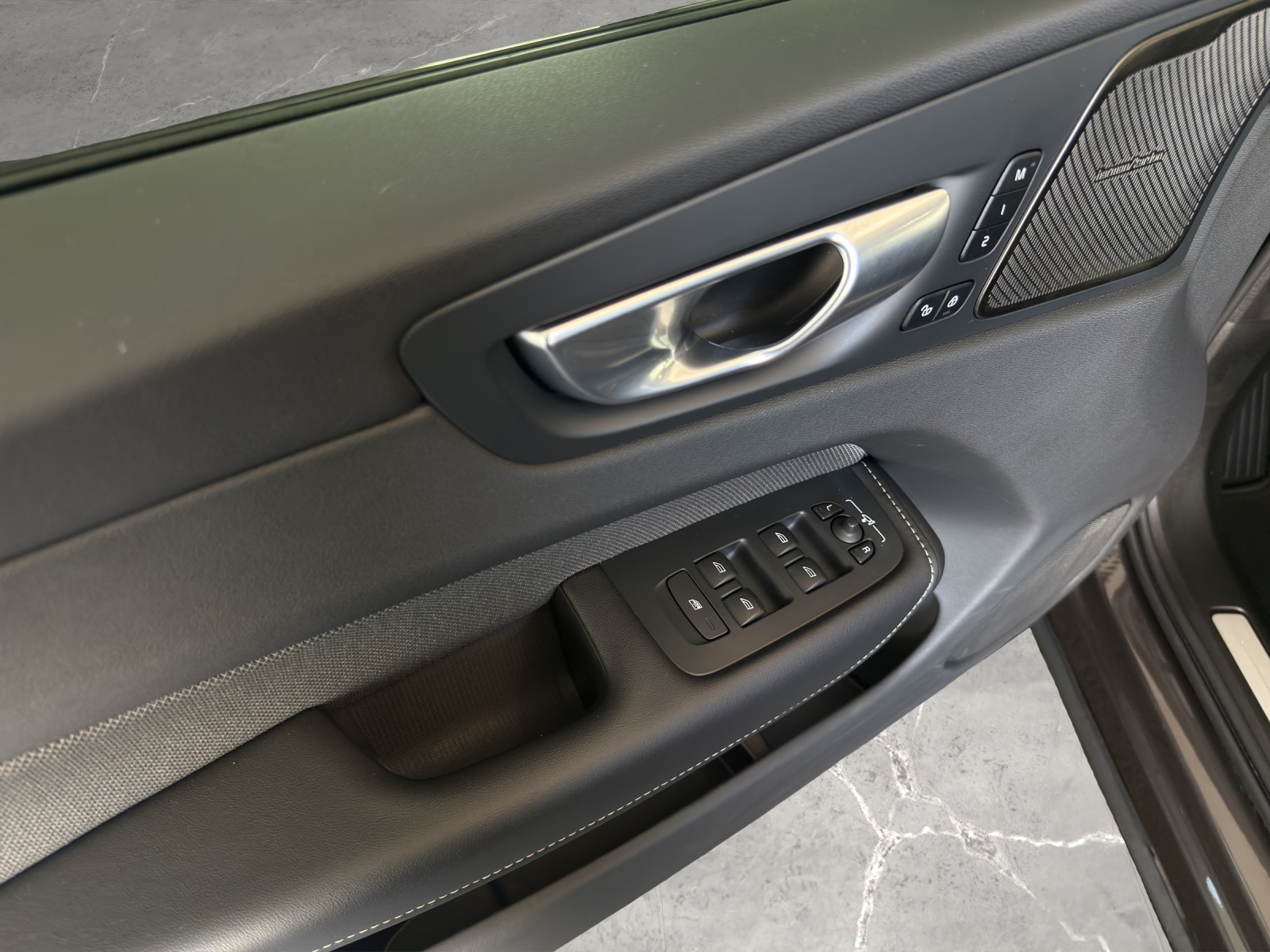 VOLVO XC60 2.0 T8 TE XCENTRIC eAWD-image-7
