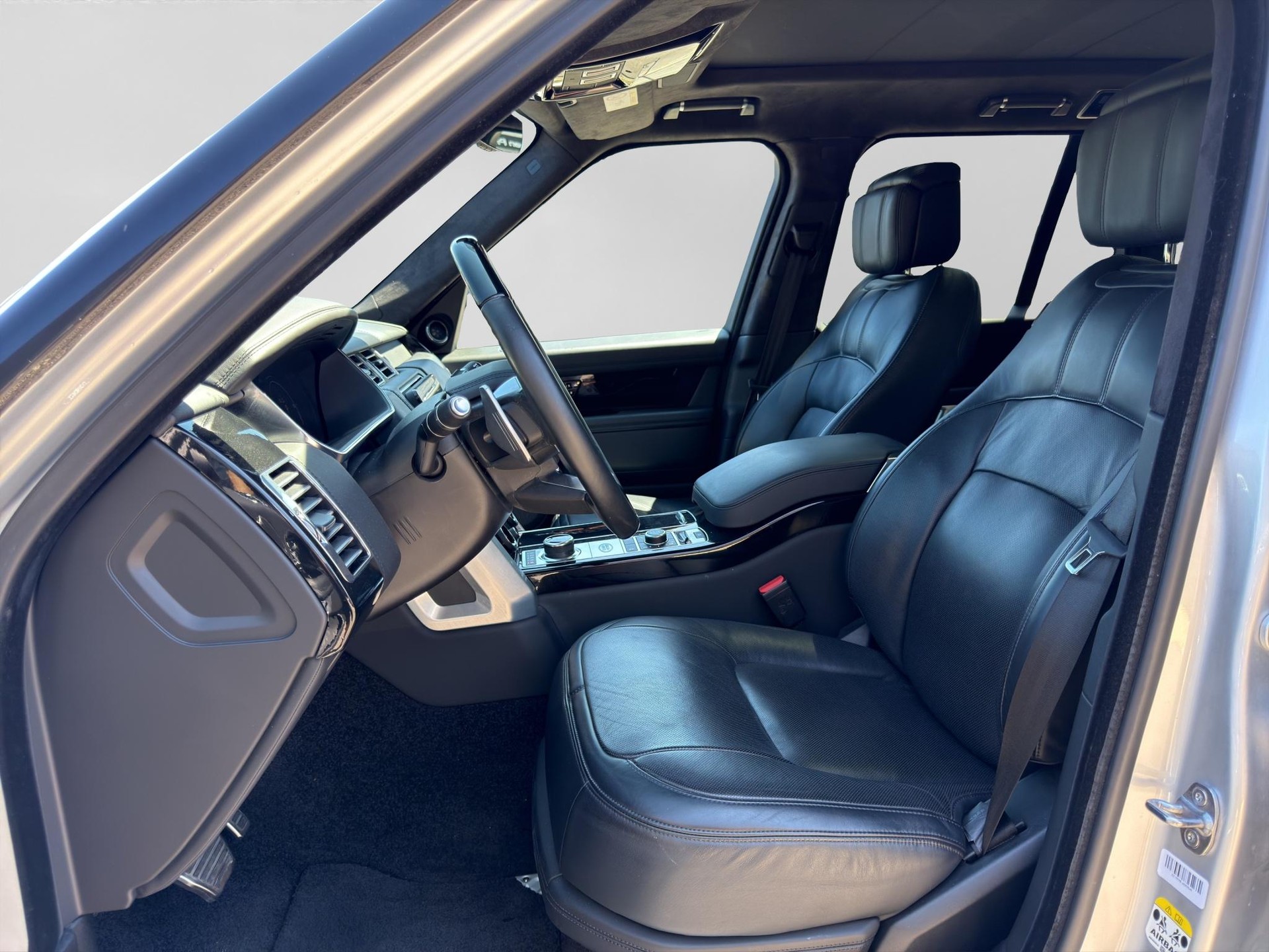 LAND ROVER Range Rover 2.0 P400e Autobiography-showroom-element-1