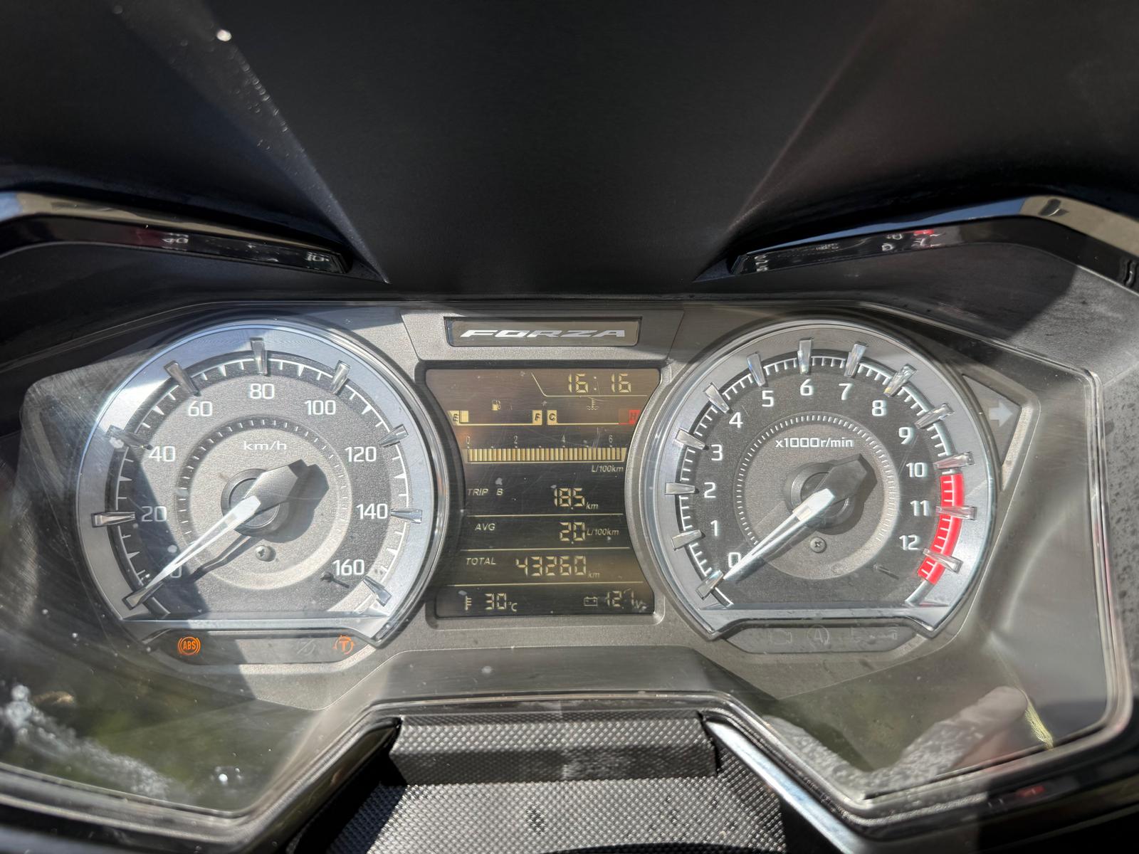 HONDA Nss 125 Forza Smart TopBox-image-9