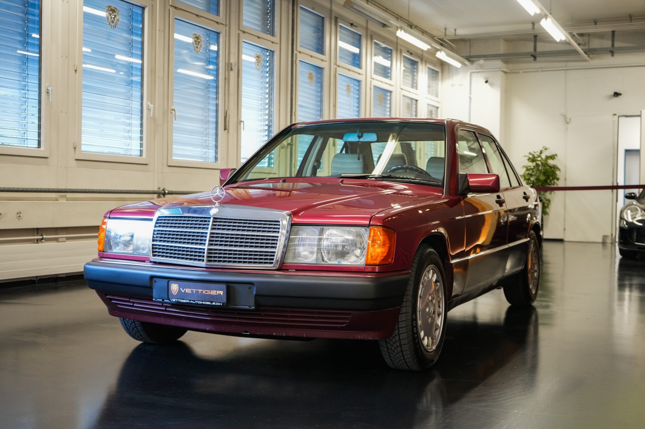 MERCEDES-BENZ 190 E 2.6-showroom-element-2