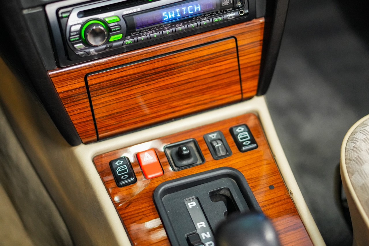 MERCEDES-BENZ 190 E 2.6-image-21