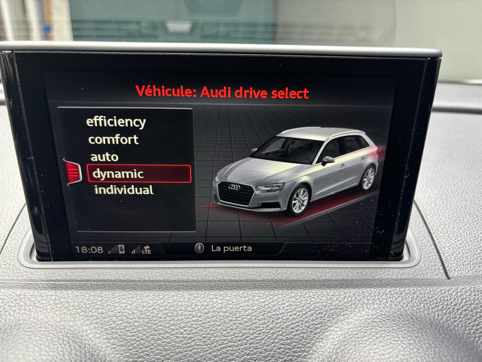 AUDI S3 Sportback 2.0 TFSI quattro S-tronic-image-22