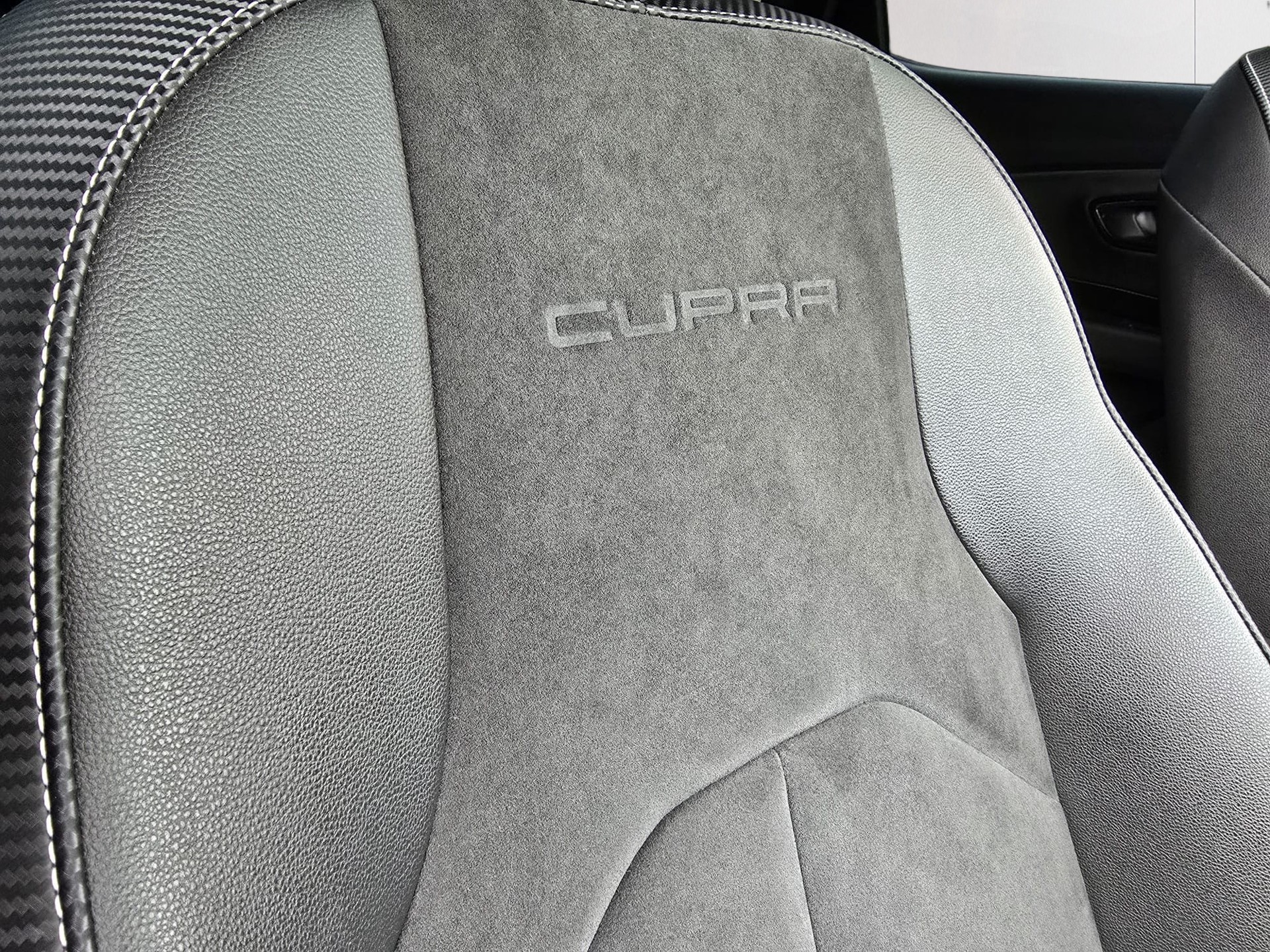SEAT Leon 2.0 TSI Cupra 300 DSG-image-15