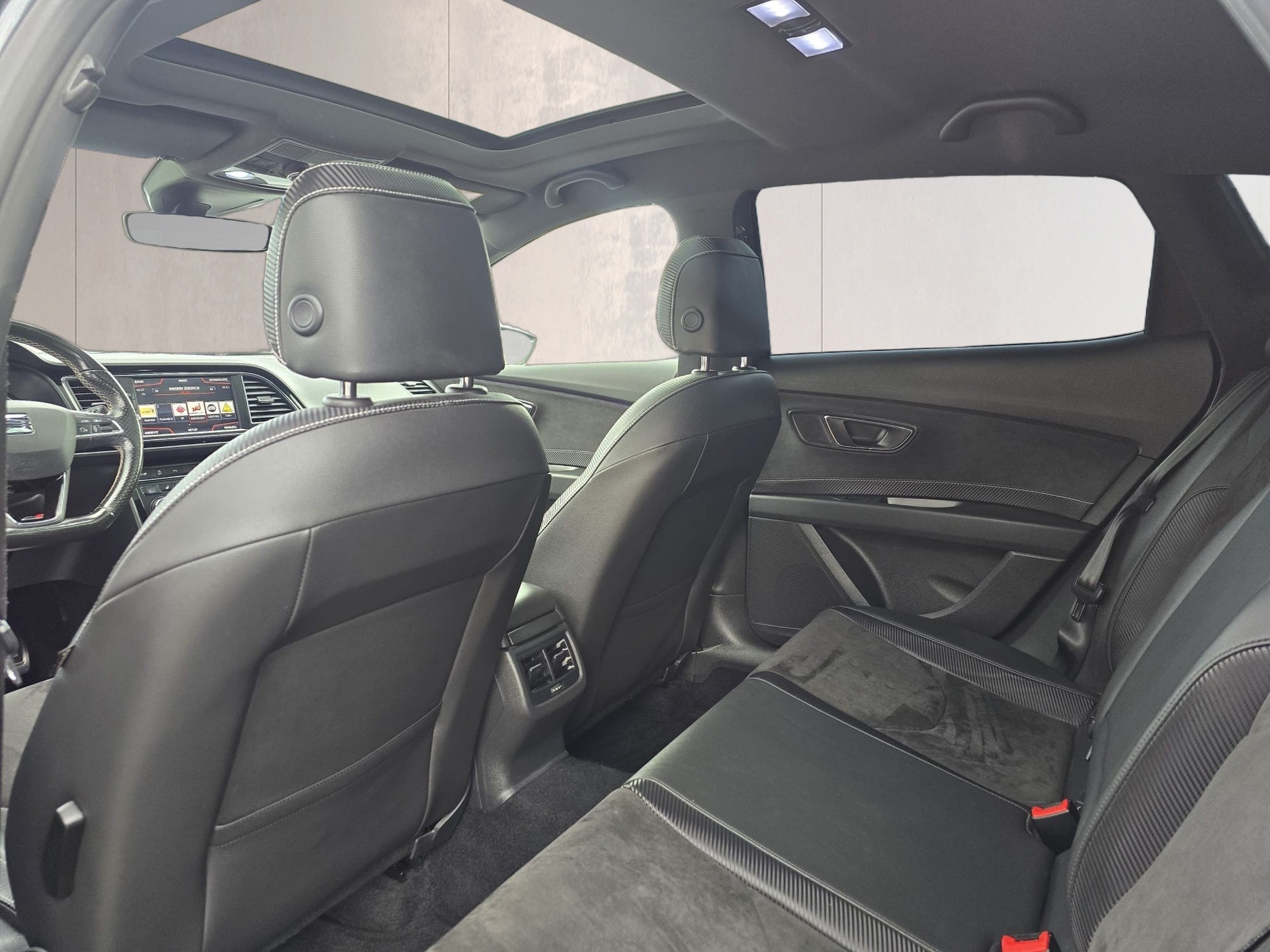 SEAT Leon 2.0 TSI Cupra 300 DSG-image-19