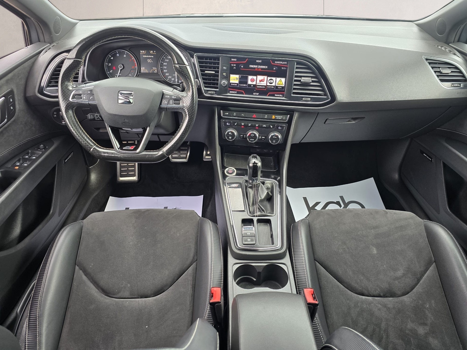 SEAT Leon 2.0 TSI Cupra 300 DSG-image-8