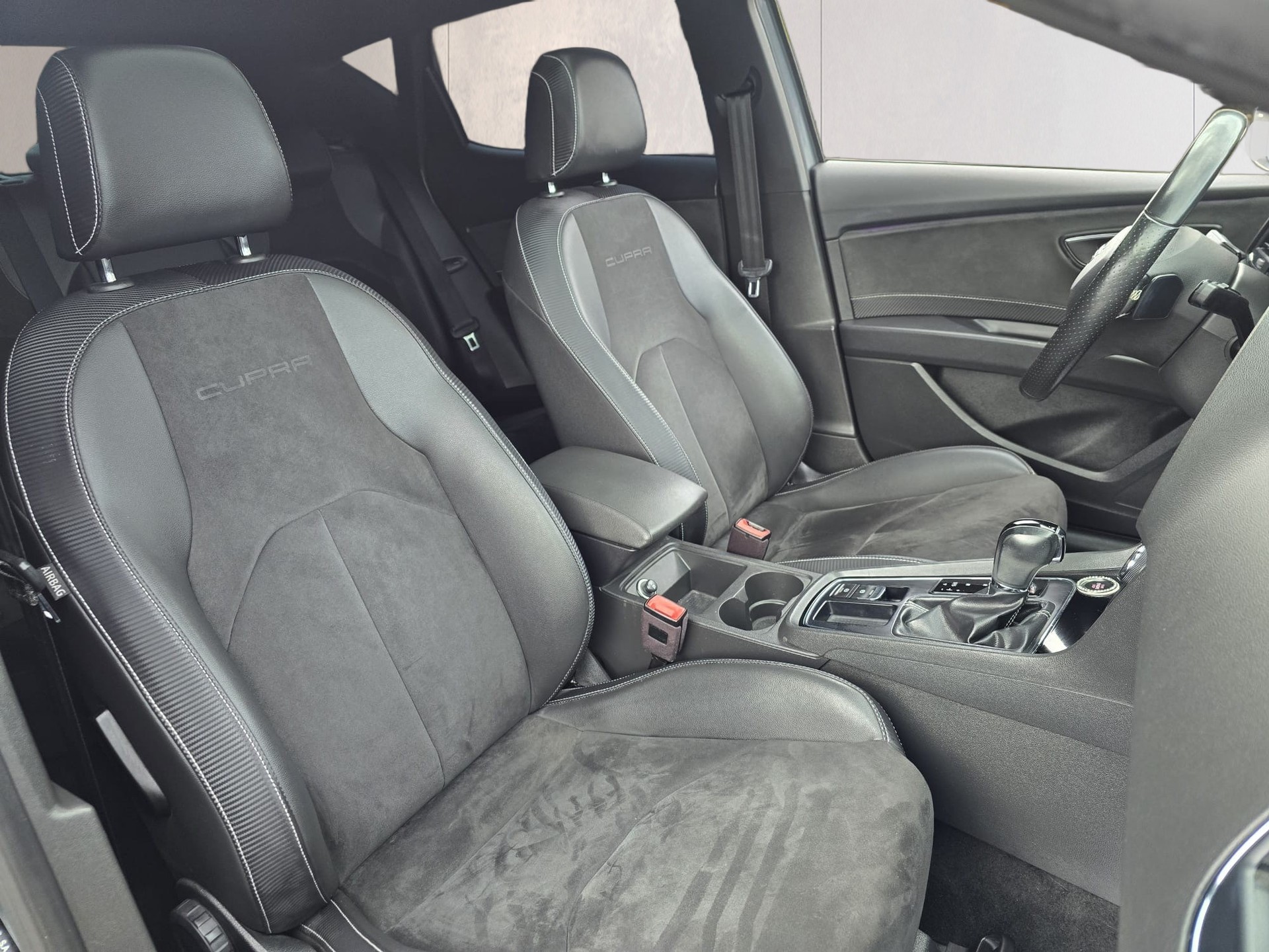 SEAT Leon 2.0 TSI Cupra 300 DSG-image-14