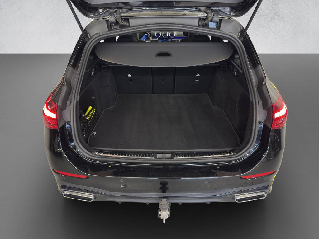 MERCEDES-BENZ C 220 d AMG Line 4Matic Swiss Star T-Modell-image-7