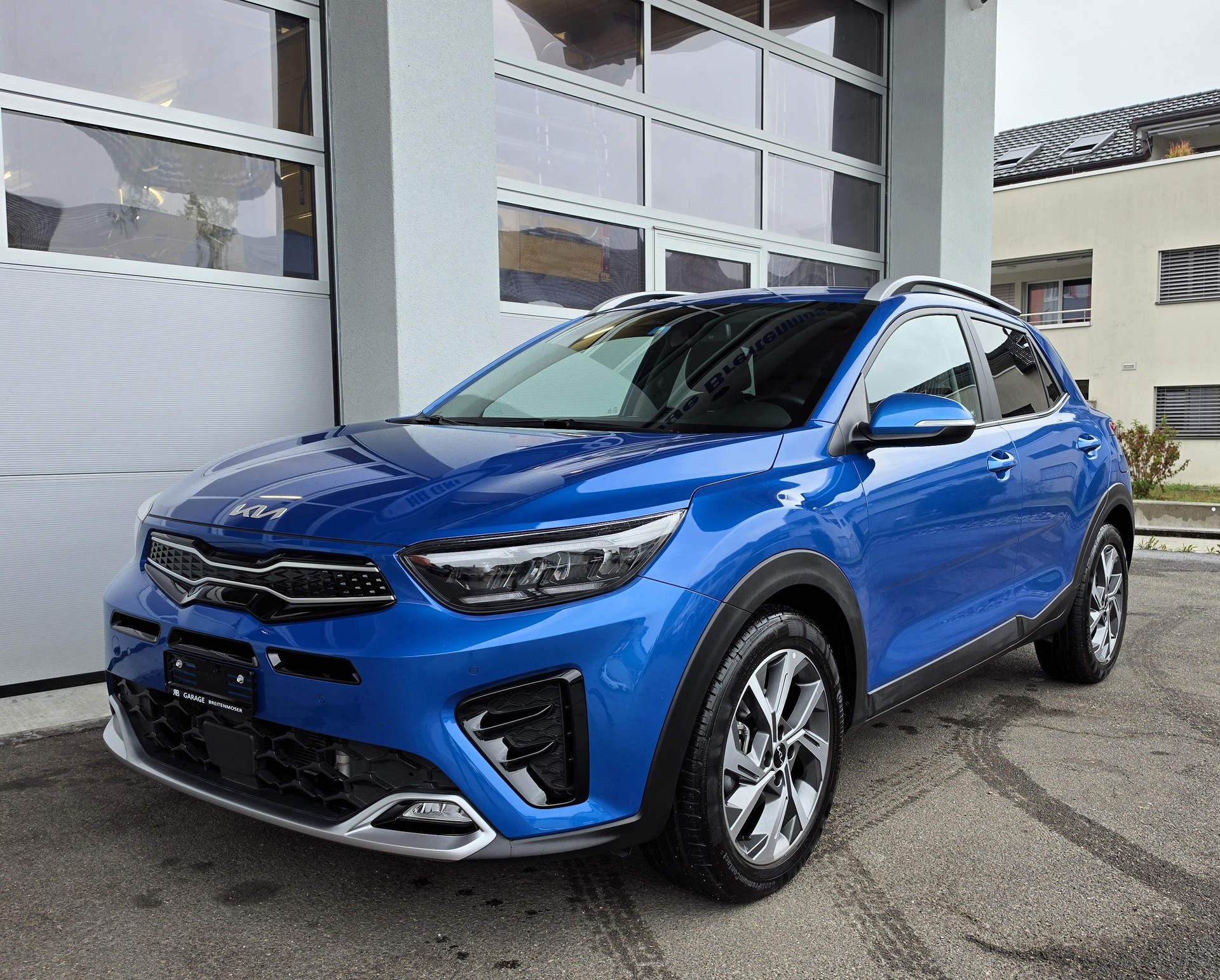 KIA Stonic 1.0 T-GDI MHEV GT-Line DCT-showroom-element-1