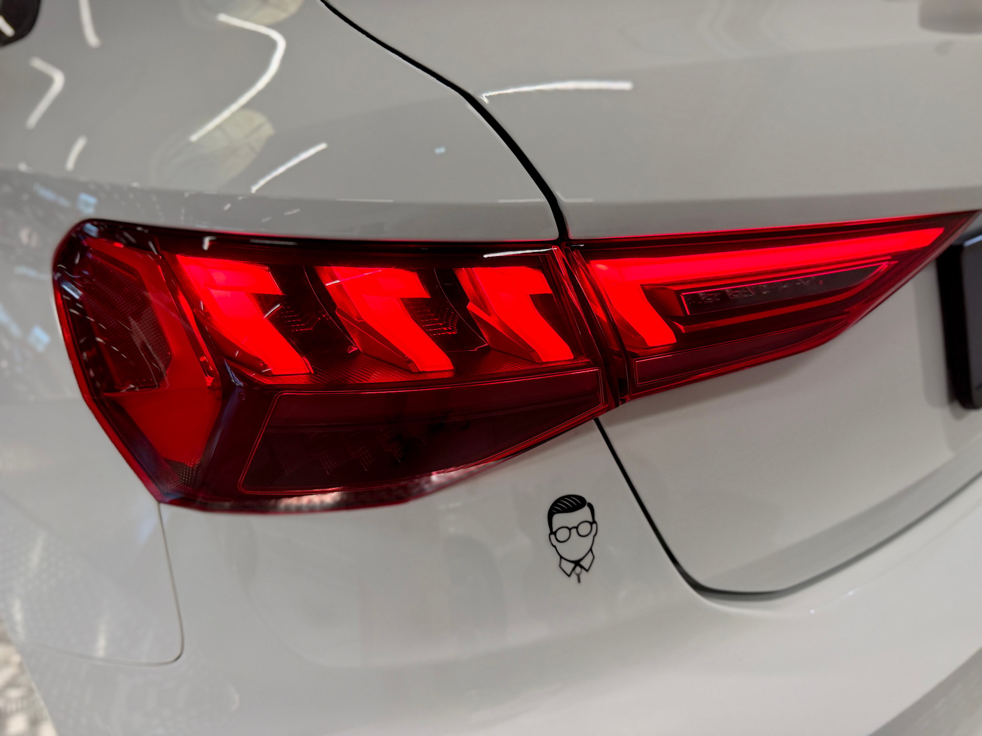 AUDI A3 Sportback 35 TFSI S line S-tronic-image-18