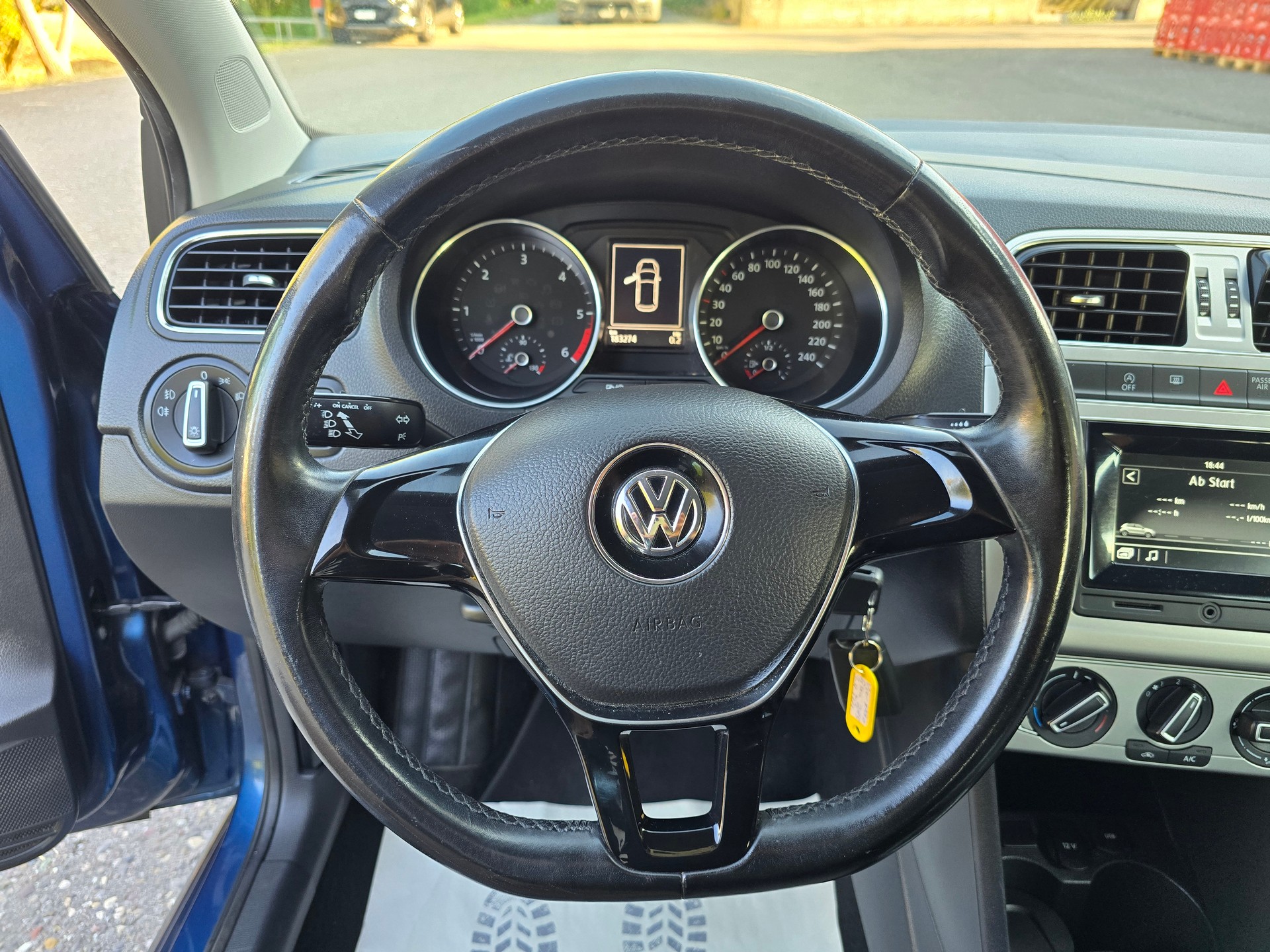 VW Polo 1.4 TDI BlueMotion Trendline-image-17