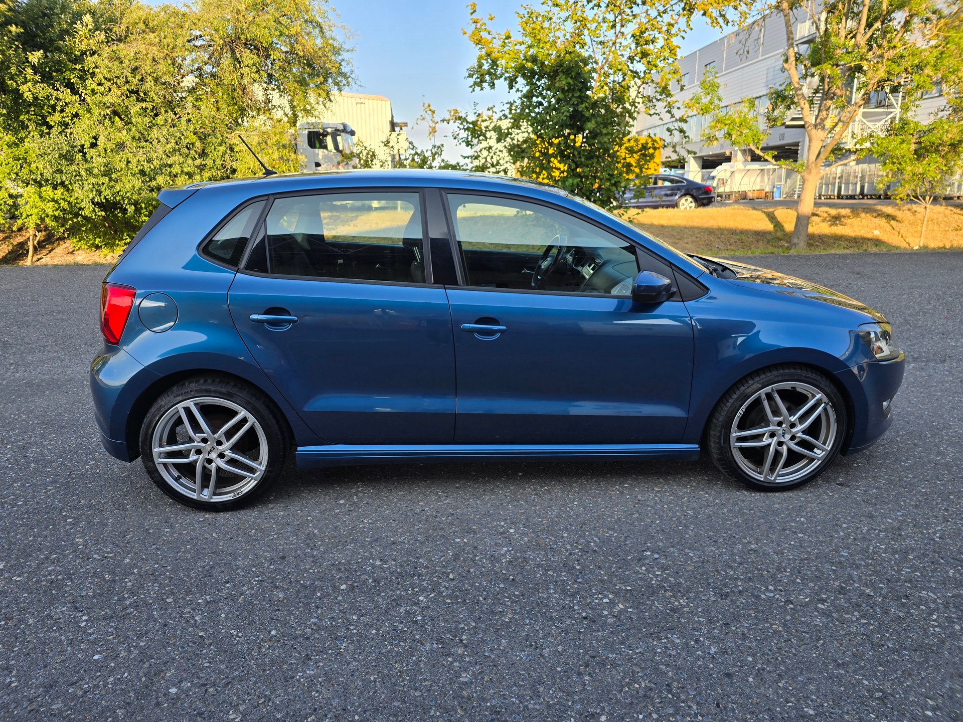 VW Polo 1.4 TDI BlueMotion Trendline-image-9