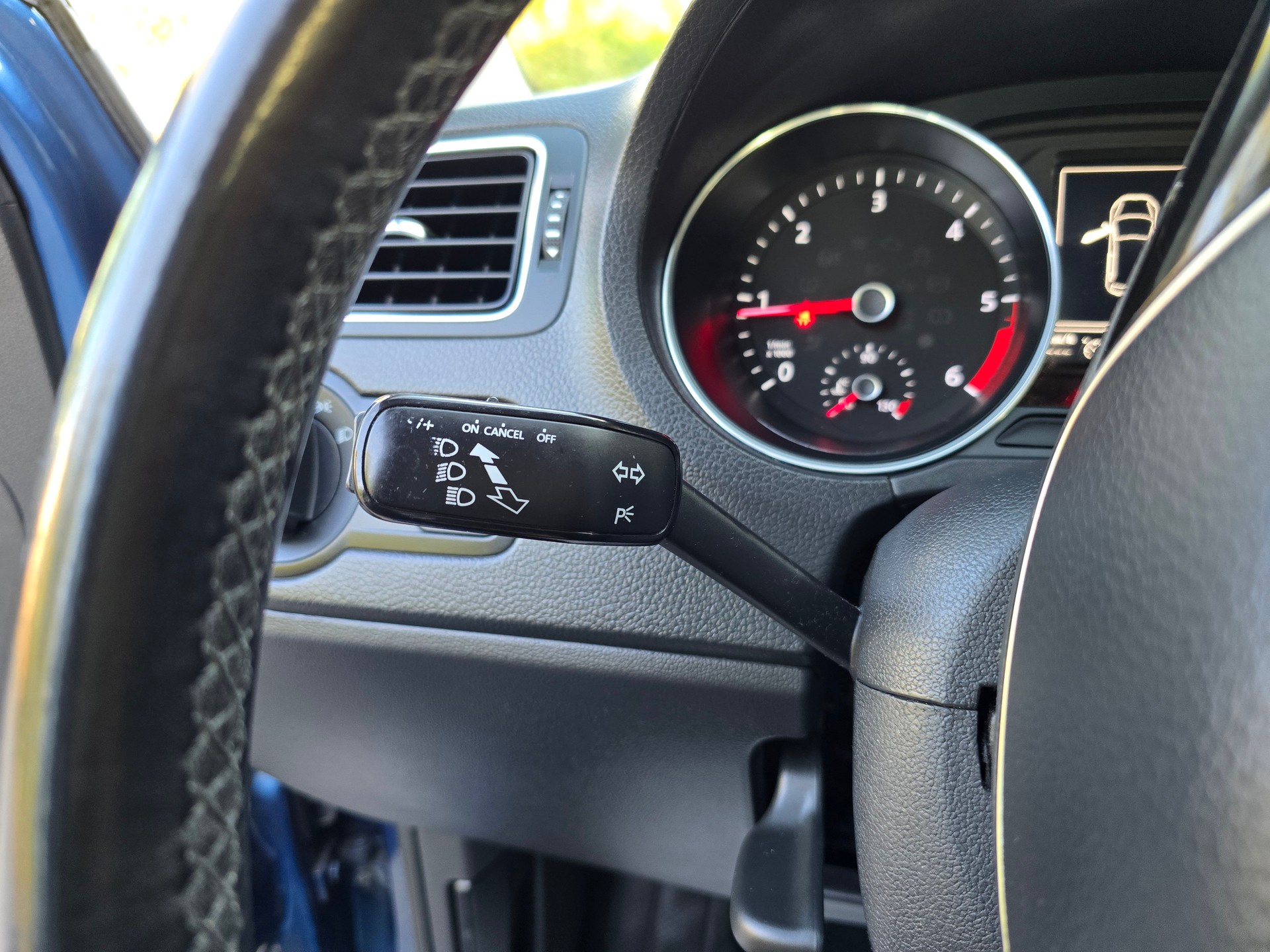 VW Polo 1.4 TDI BlueMotion Trendline-image-19