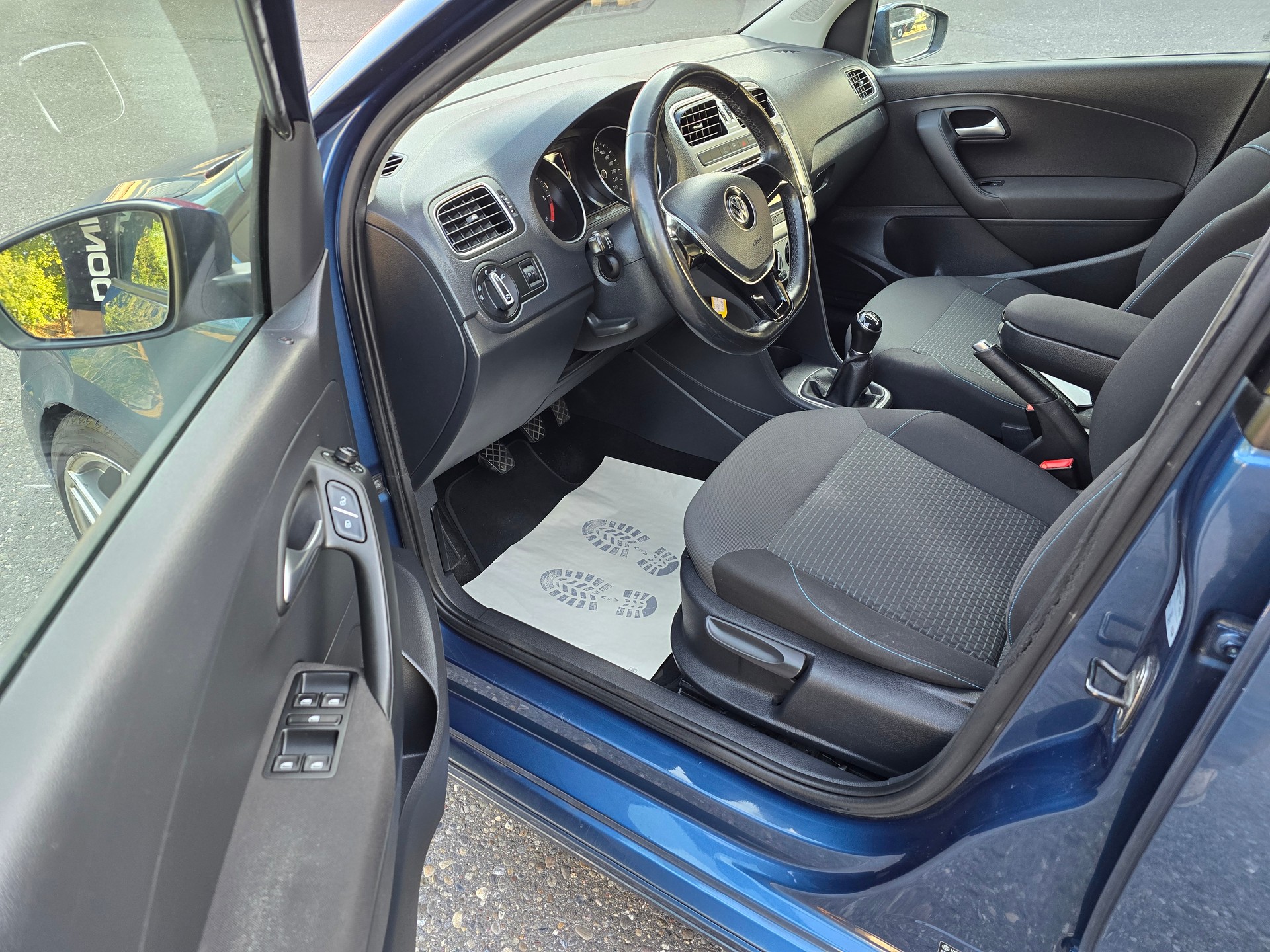 VW Polo 1.4 TDI BlueMotion Trendline-image-13