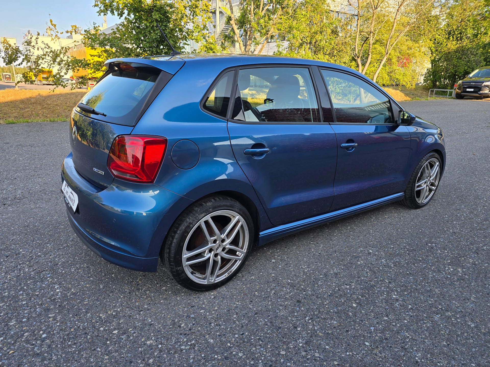 VW Polo 1.4 TDI BlueMotion Trendline-image-6