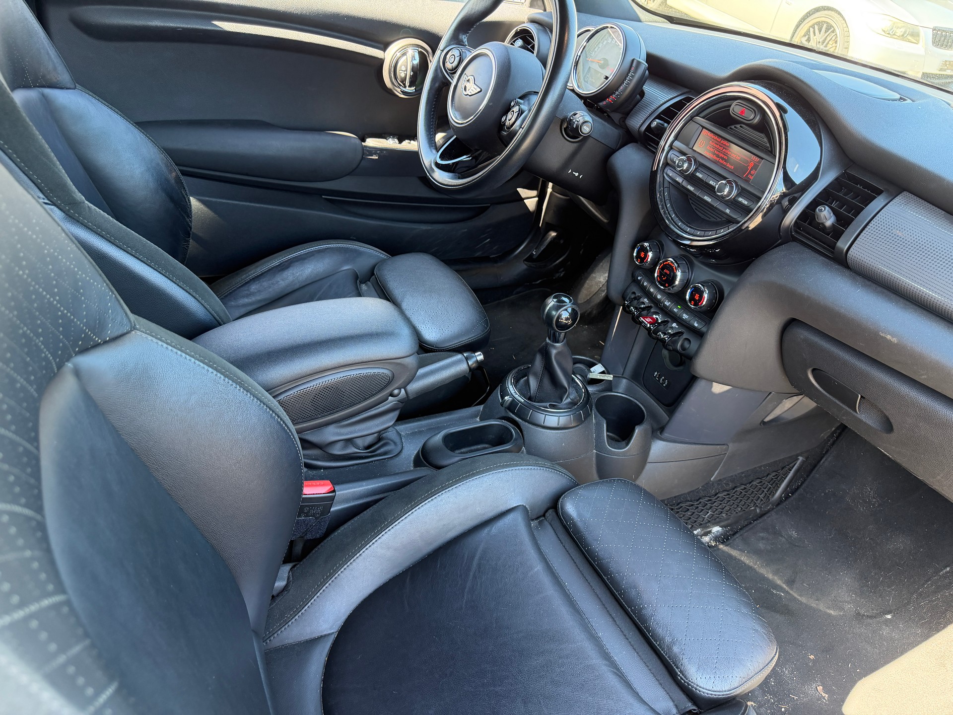 MINI Cooper-image-6