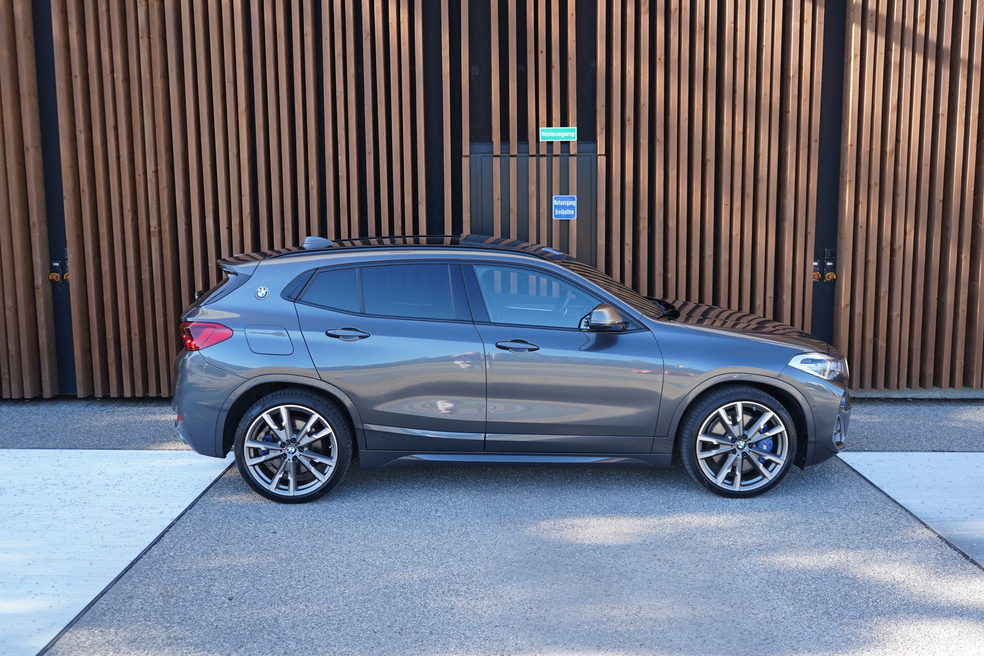 BMW X2 M35i STEPTRONIC l 306 PS-showroom-element-2