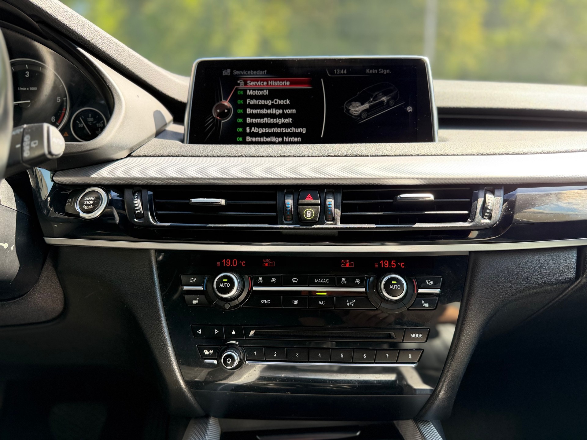 BMW X5 xDrive 40d Steptronic-image-16