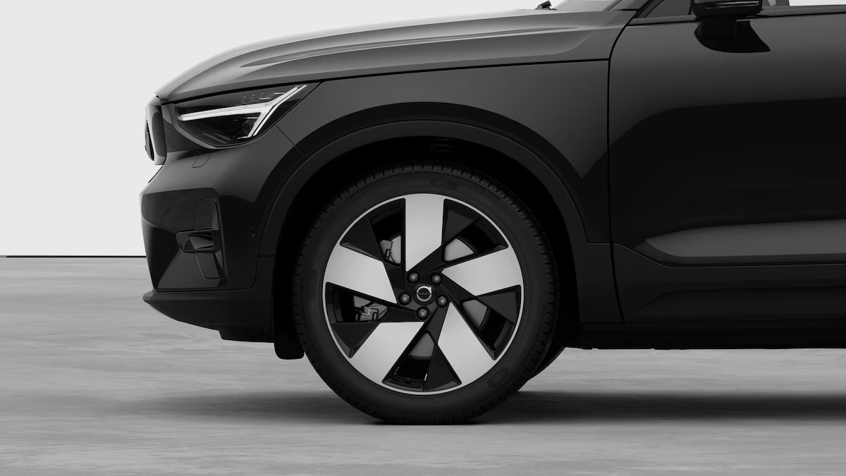 VOLVO EC40 Twin Ultra XCENTRIC AWD-image-8
