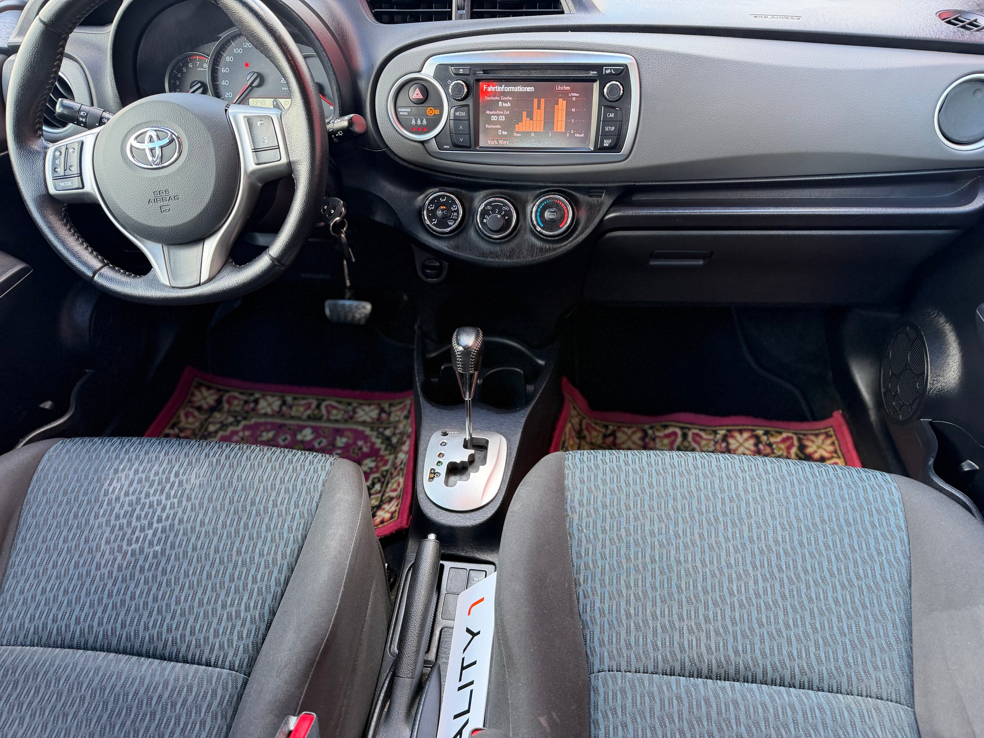 TOYOTA Yaris 1.33 Sol Multidrive-image-12