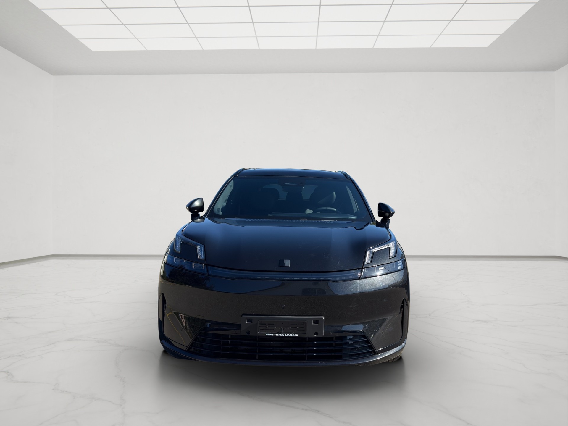 LYNK & CO 08 1.5 PHEV Core-showroom-element-1