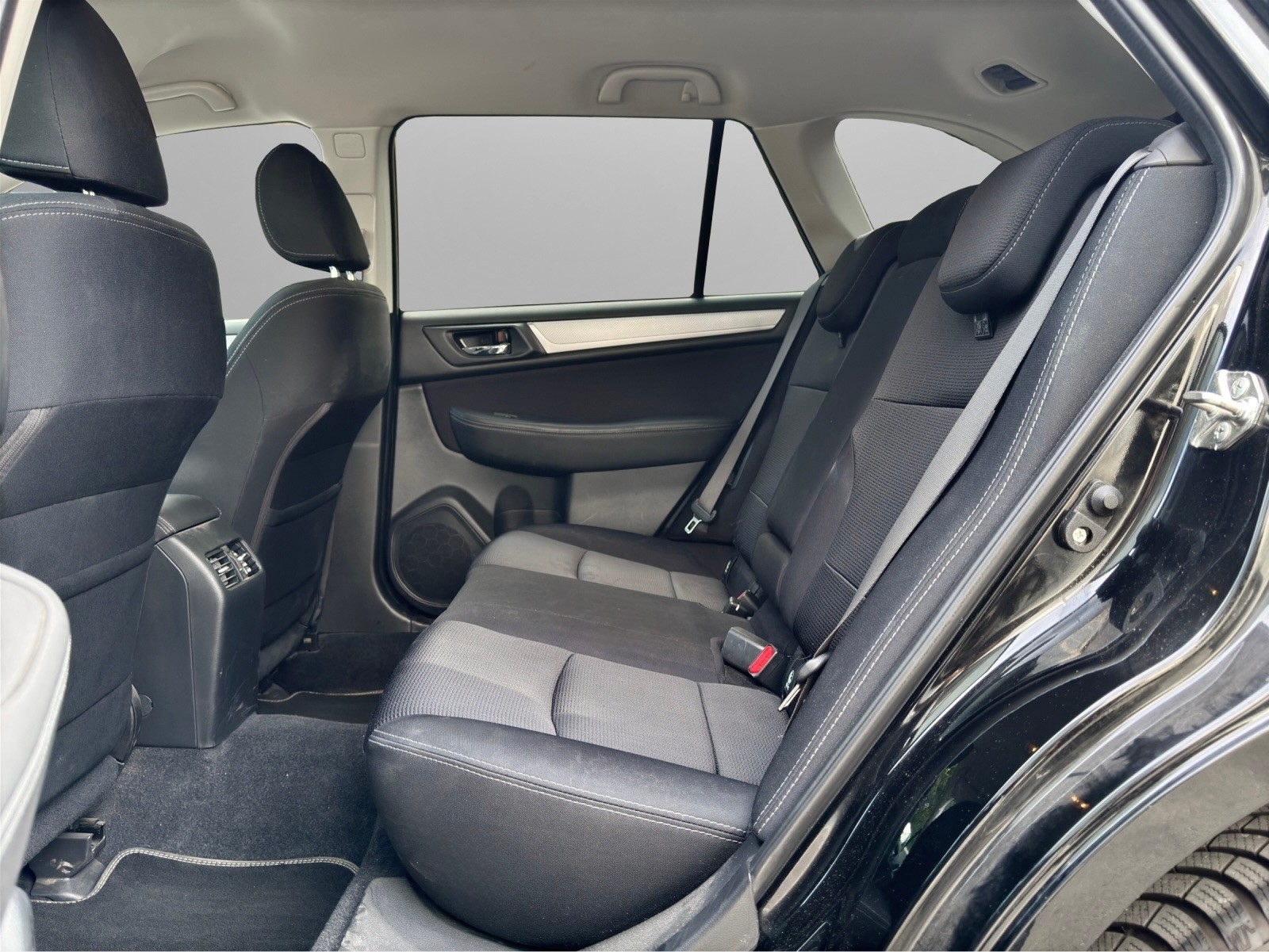 SUBARU Outback 2.0D Swiss AWD Lineartronic *Rückfahrtkamera + Sitzheizung*-image-10