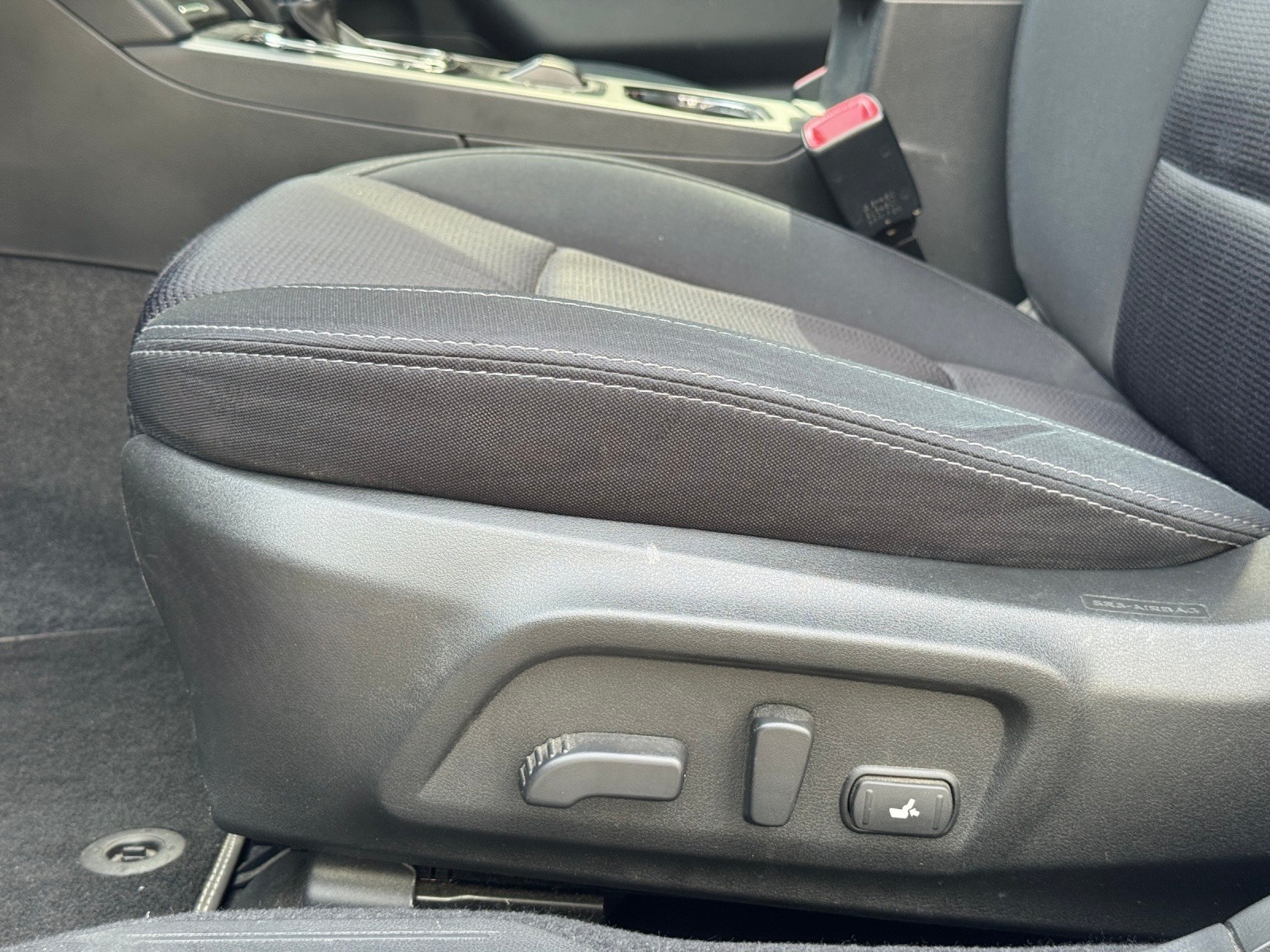 SUBARU Outback 2.0D Swiss AWD Lineartronic *Rückfahrtkamera + Sitzheizung*-image-20