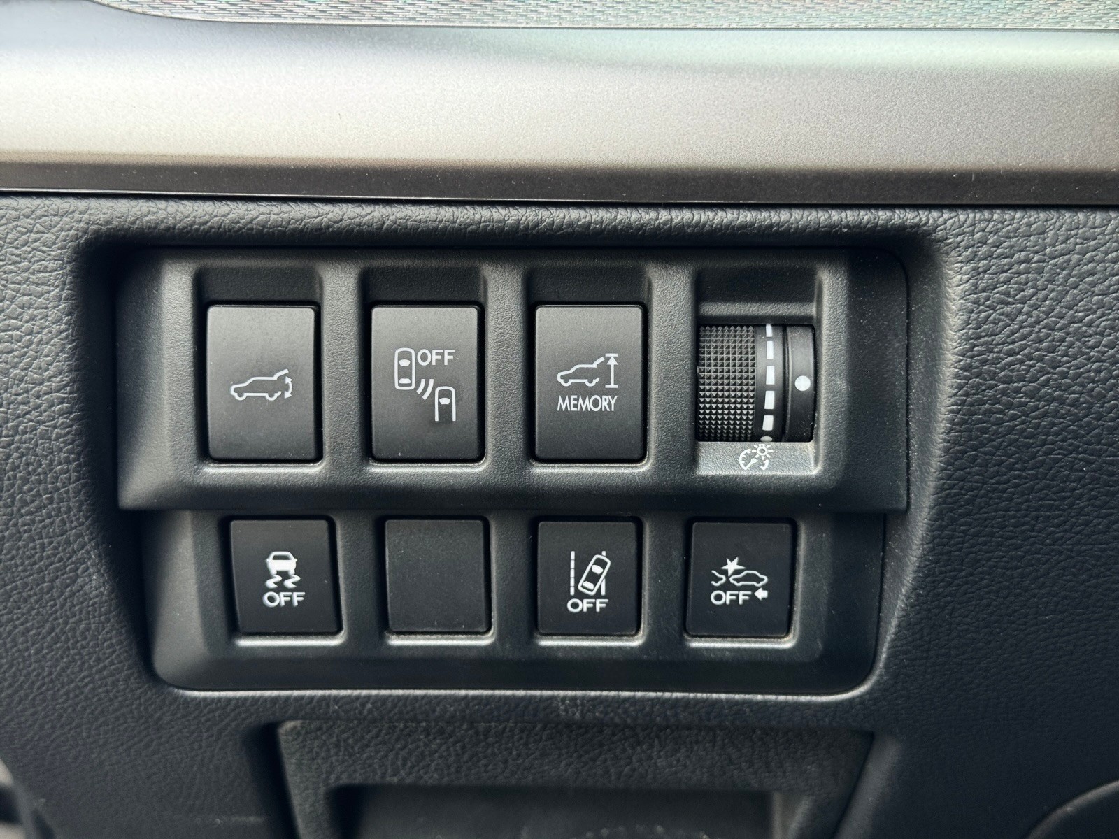 SUBARU Outback 2.0D Swiss AWD Lineartronic *Rückfahrtkamera + Sitzheizung*-image-21