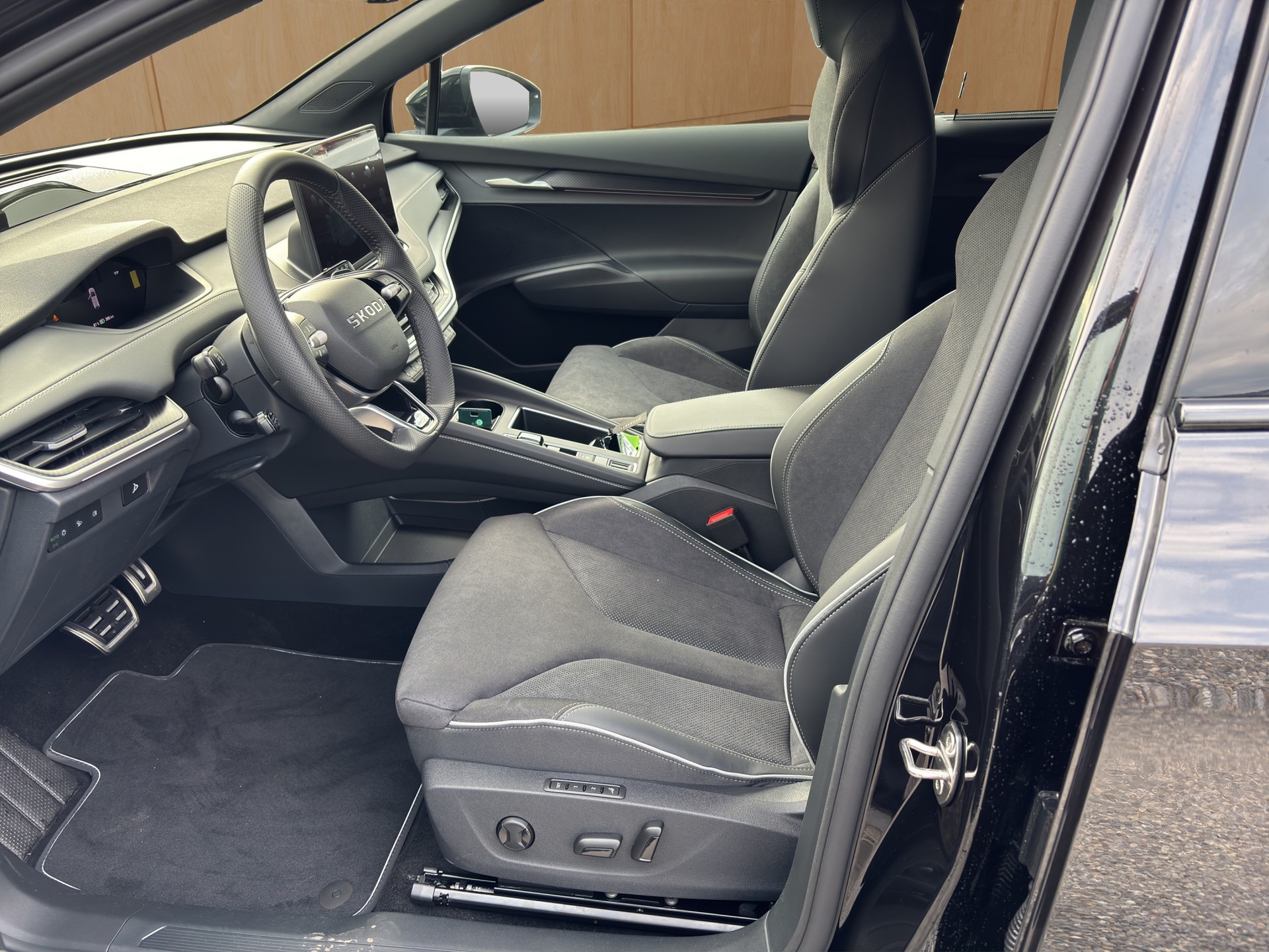 SKODA Elroq 85x Sportline 4x4-image-6