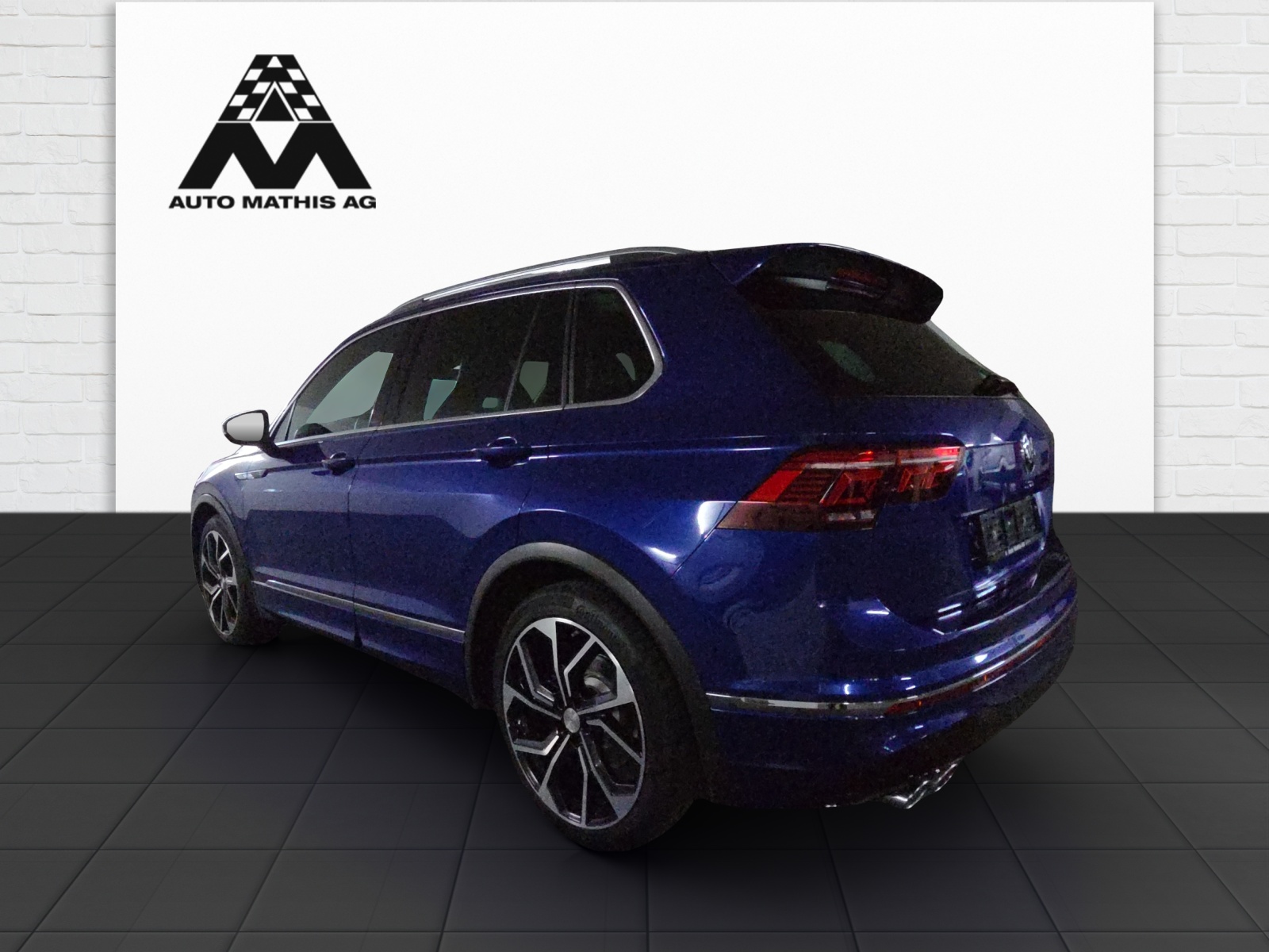 VW Tiguan 2.0TSI R 4Motion DSG-showroom-element-3