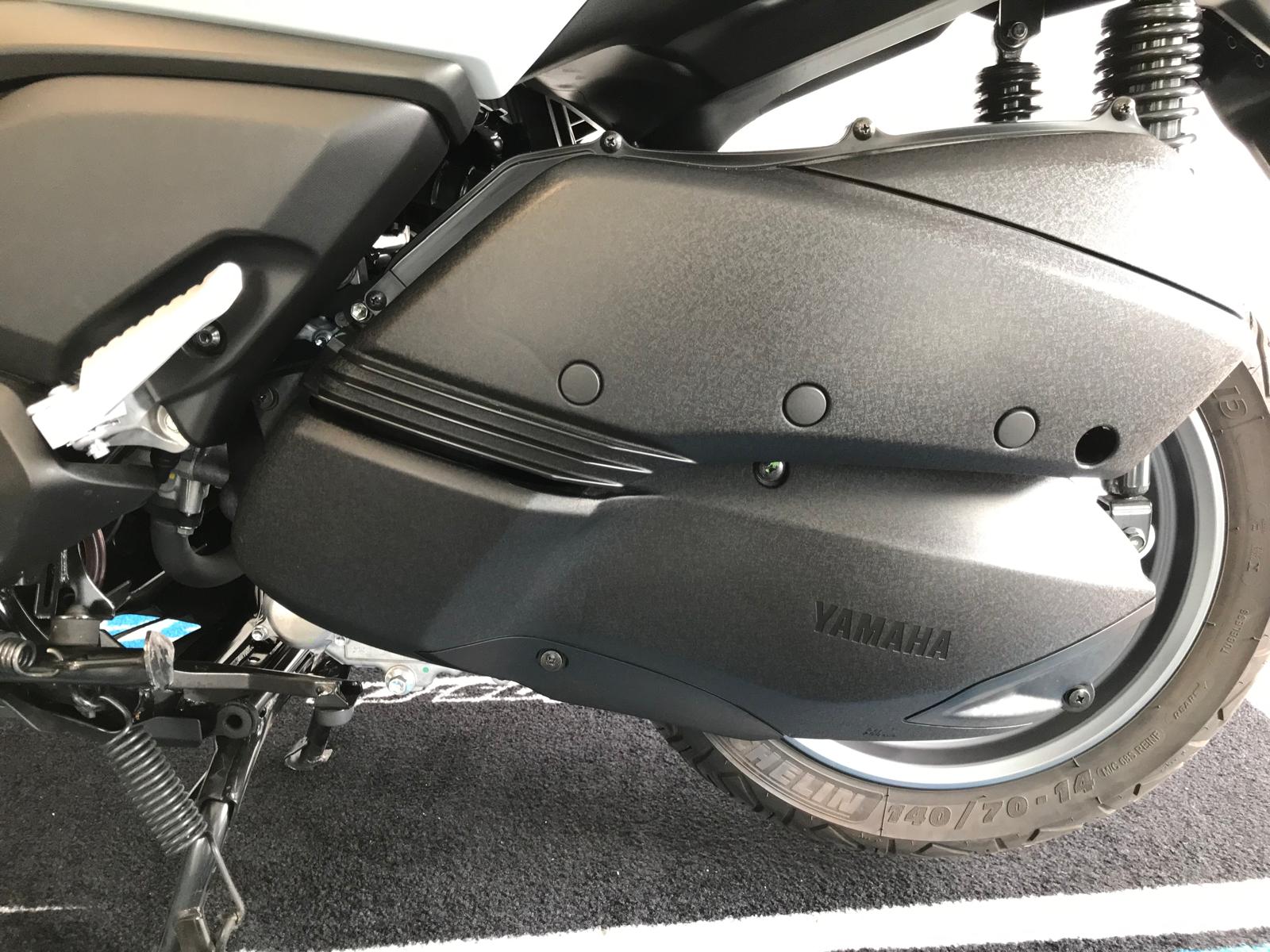 YAMAHA X-Max 300 Tech Max +-image-12