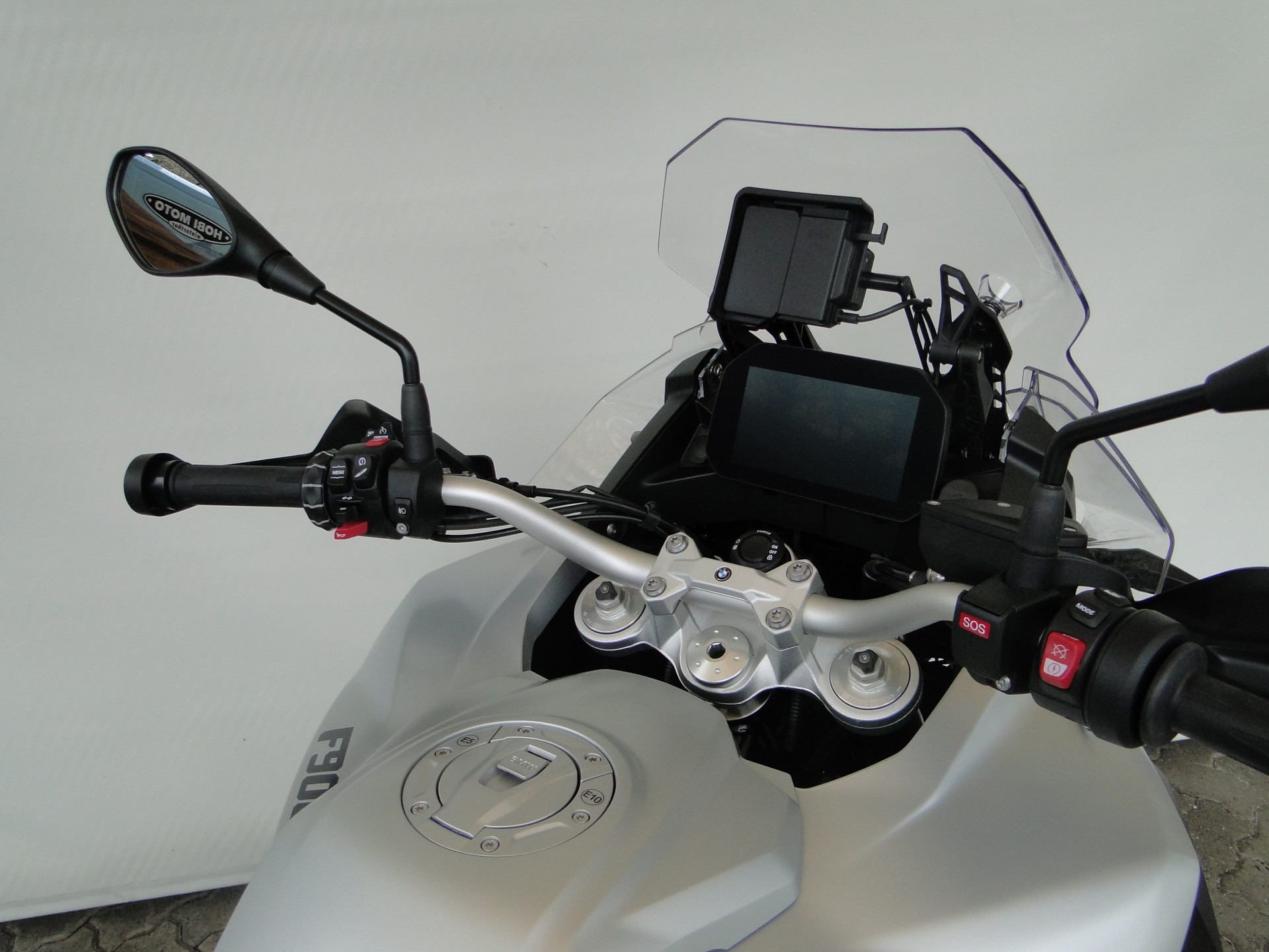 BMW F 900 GS Adventure-image-4