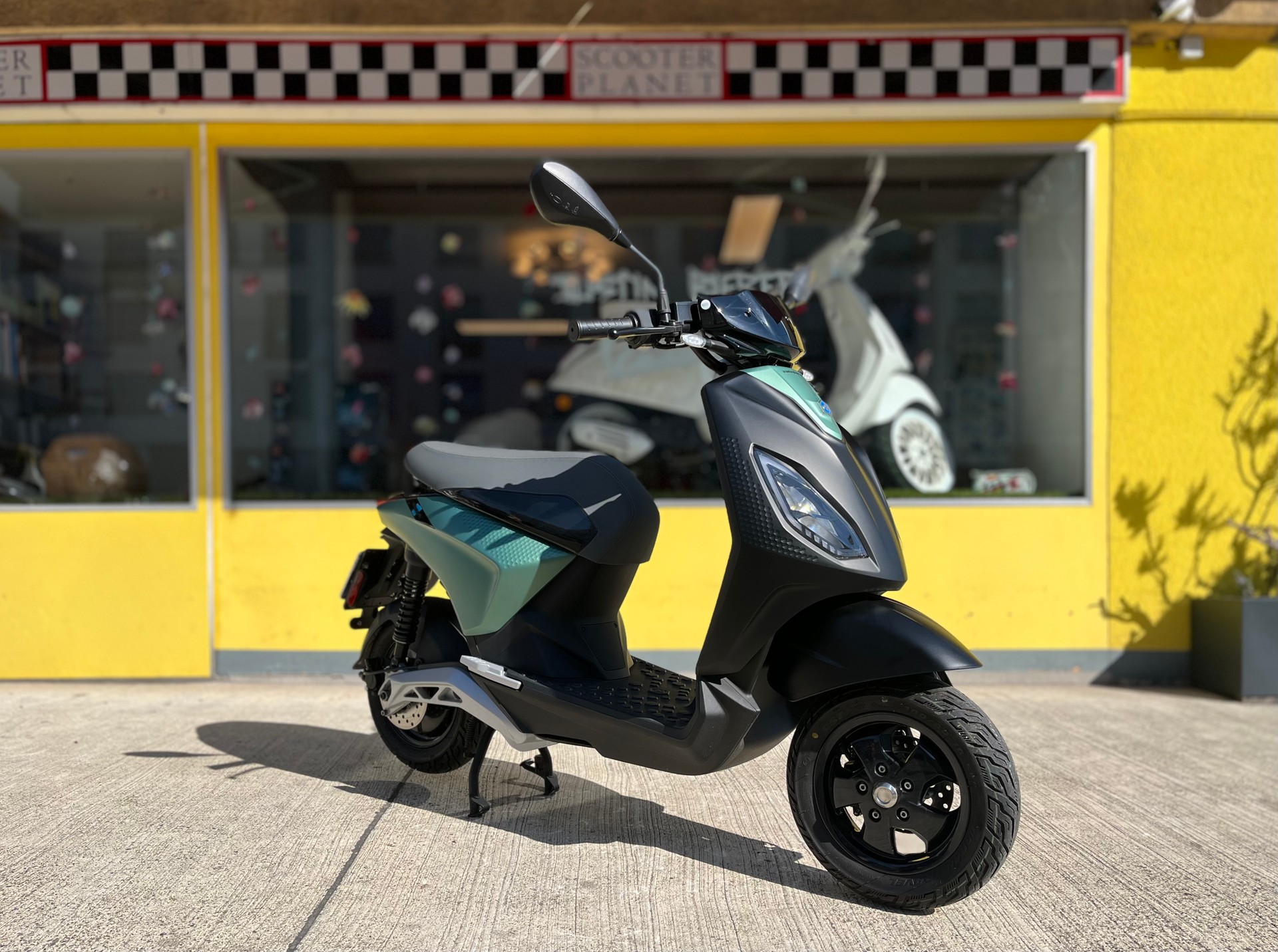 PIAGGIO Piaggio 1 Active 60km/h Full Electric-image-5
