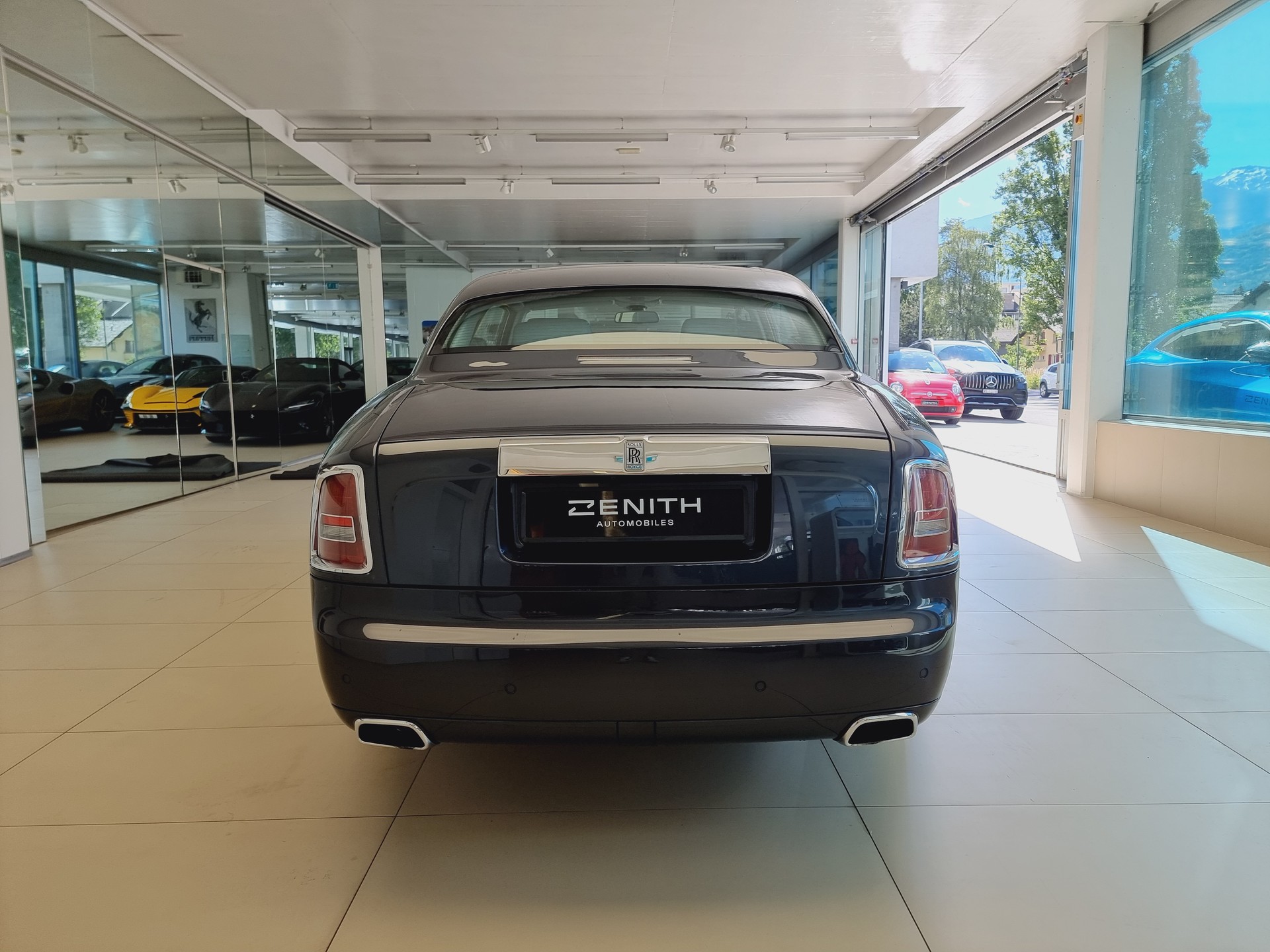 ROLLS-ROYCE Phantom 6.7 V12 Coupé-image-5