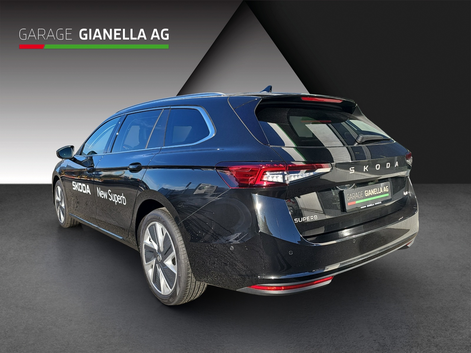 SKODA Superb Combi 2.0 TDi Selection 4x4 DSG-showroom-element-2