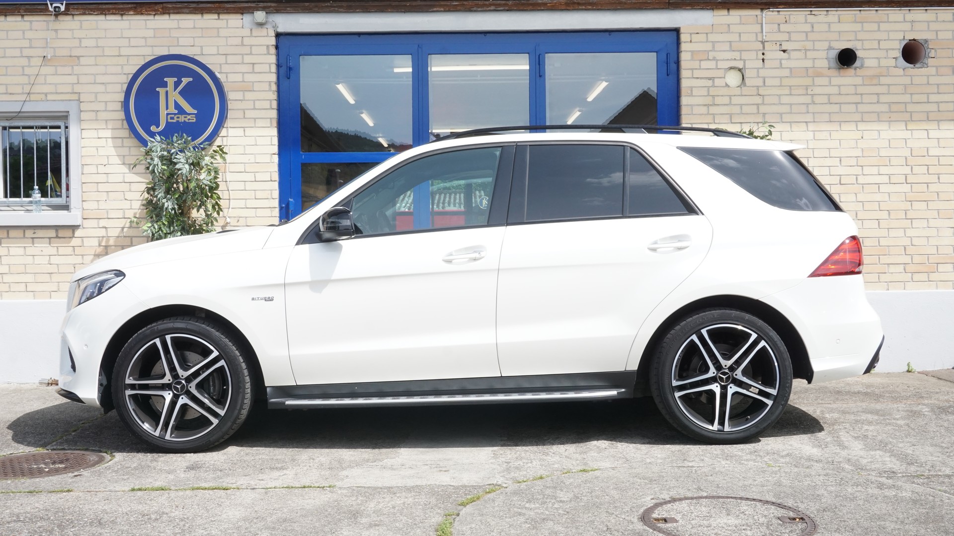 MERCEDES-BENZ GLE 43 AMG-image-5